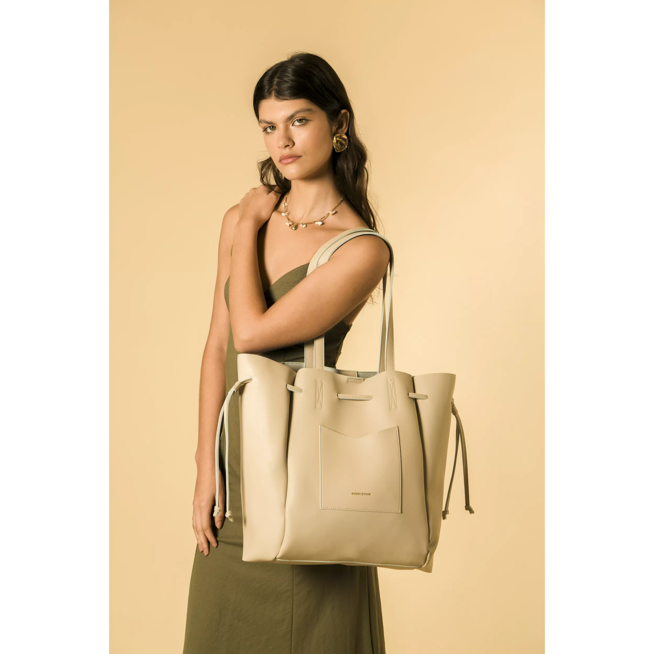 model-(12064-taupe-front)-1