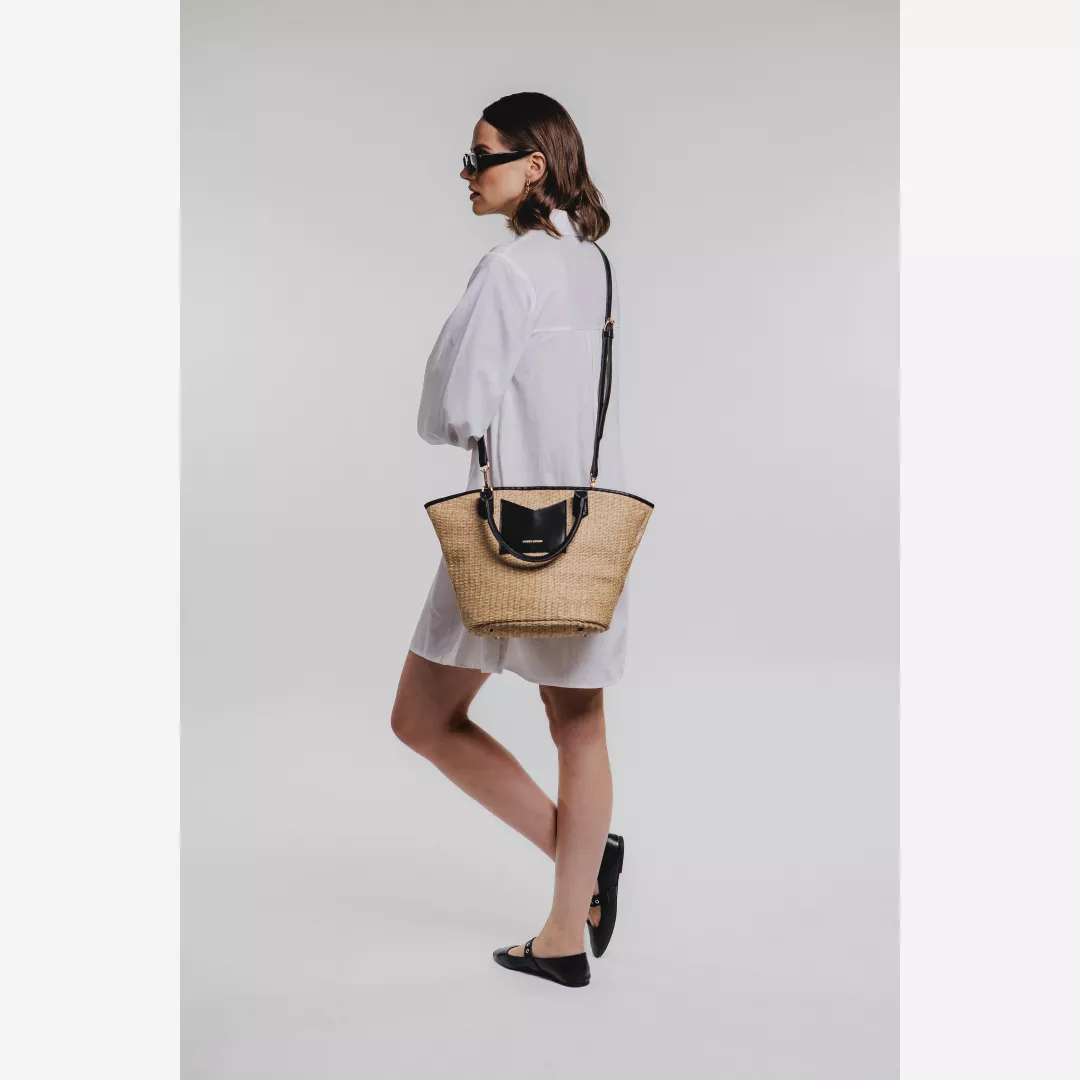 model-(12019-black-front)-1