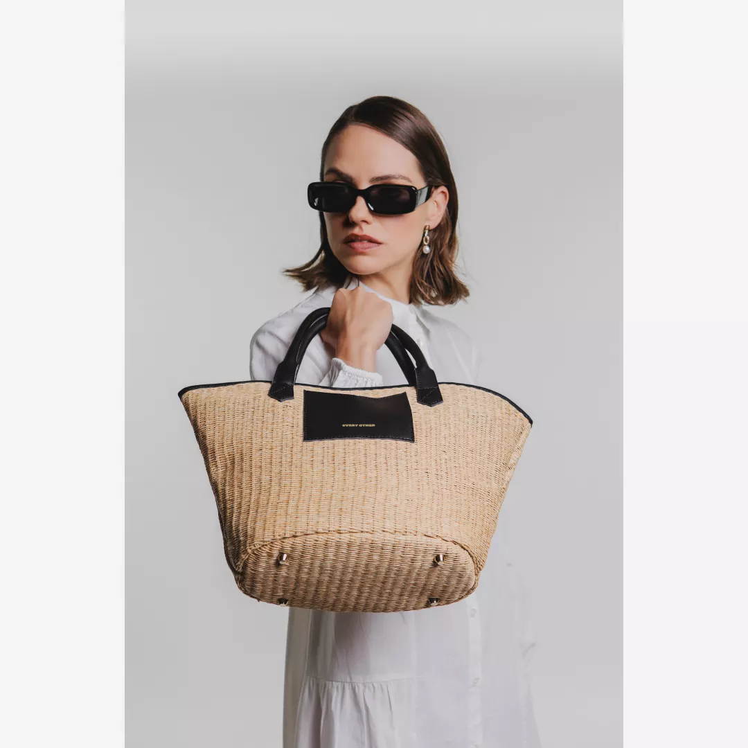 model-(12019-black-front)-2