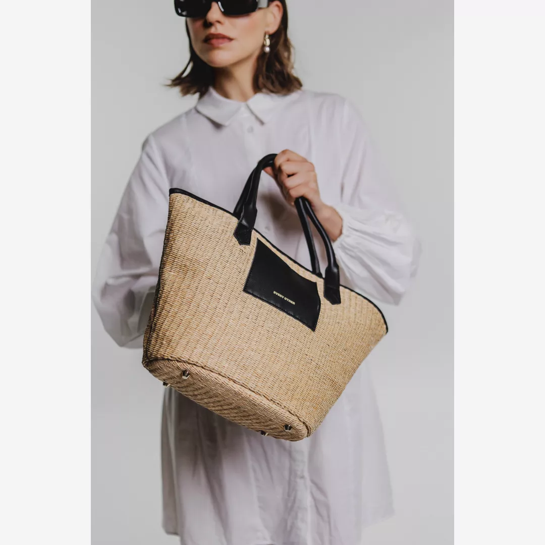 model-(12019-black-side)-1