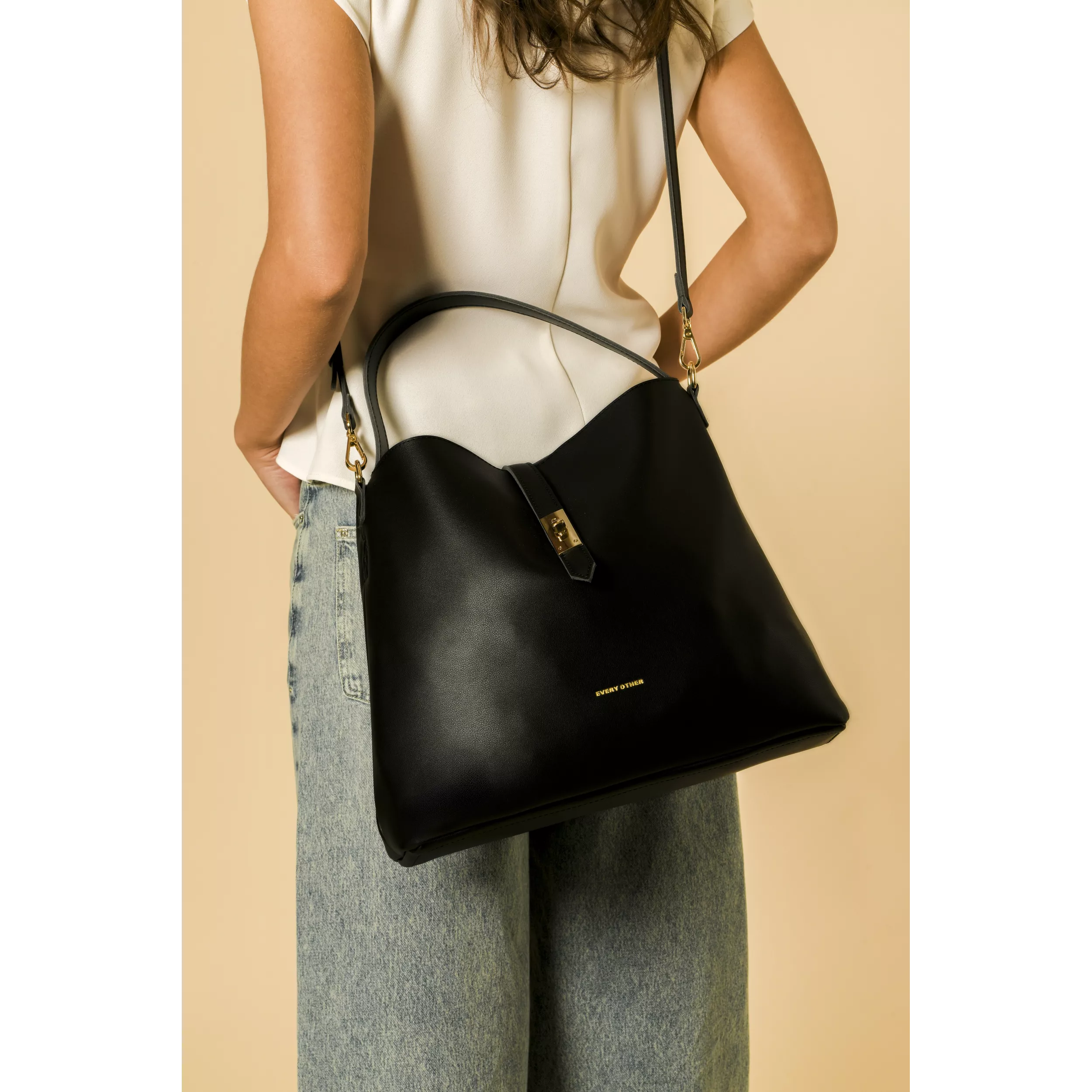 model-(12053-black-front)-2