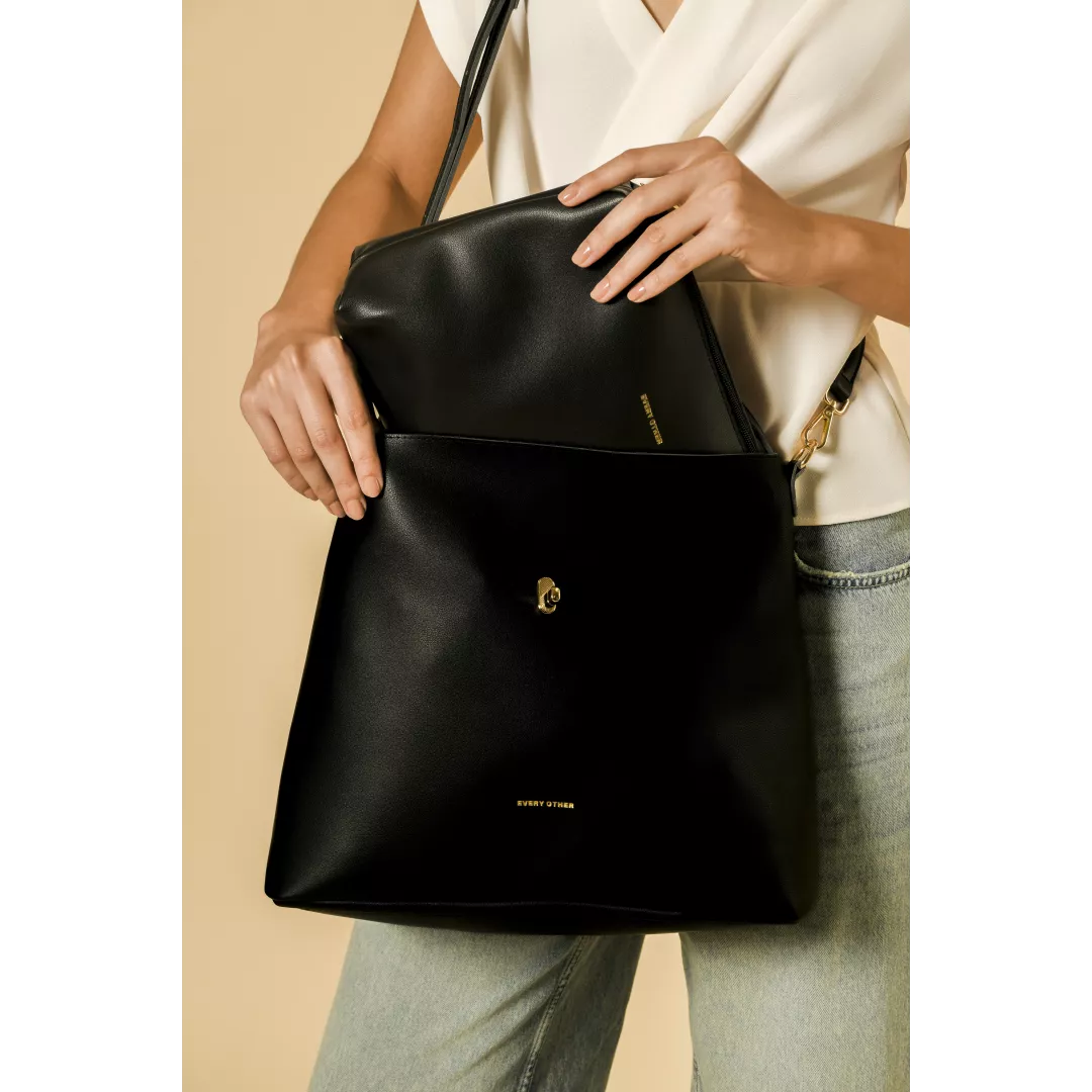 model-(12053-black-front)-3