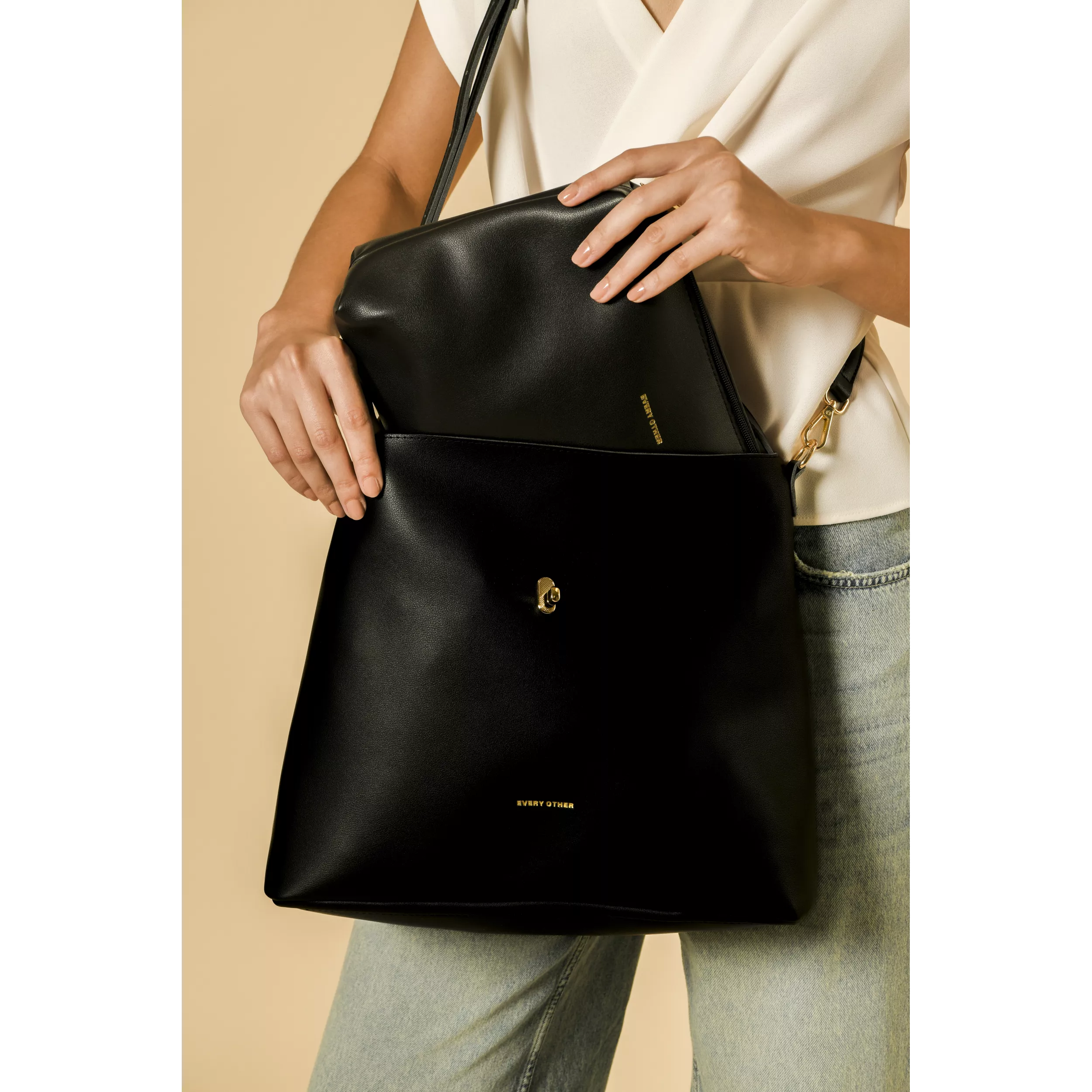 model-(12053-black-front)-3