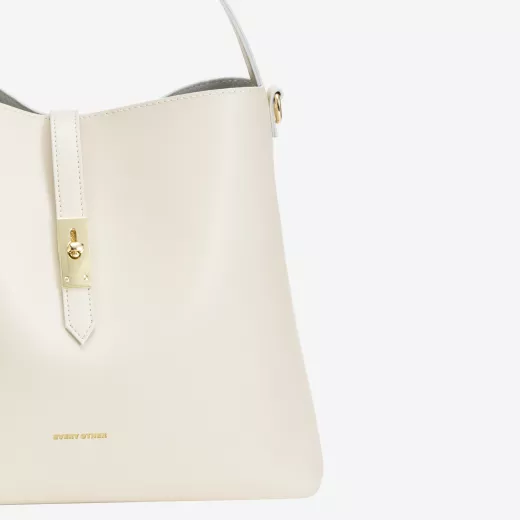 12053-cream-front Model