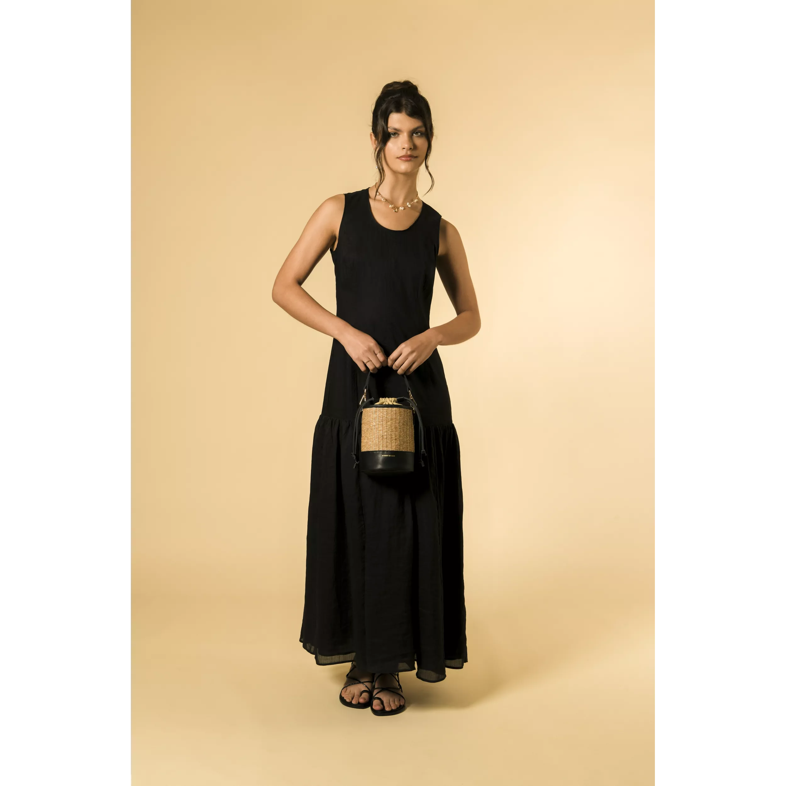 model-(12050-black-front)-1