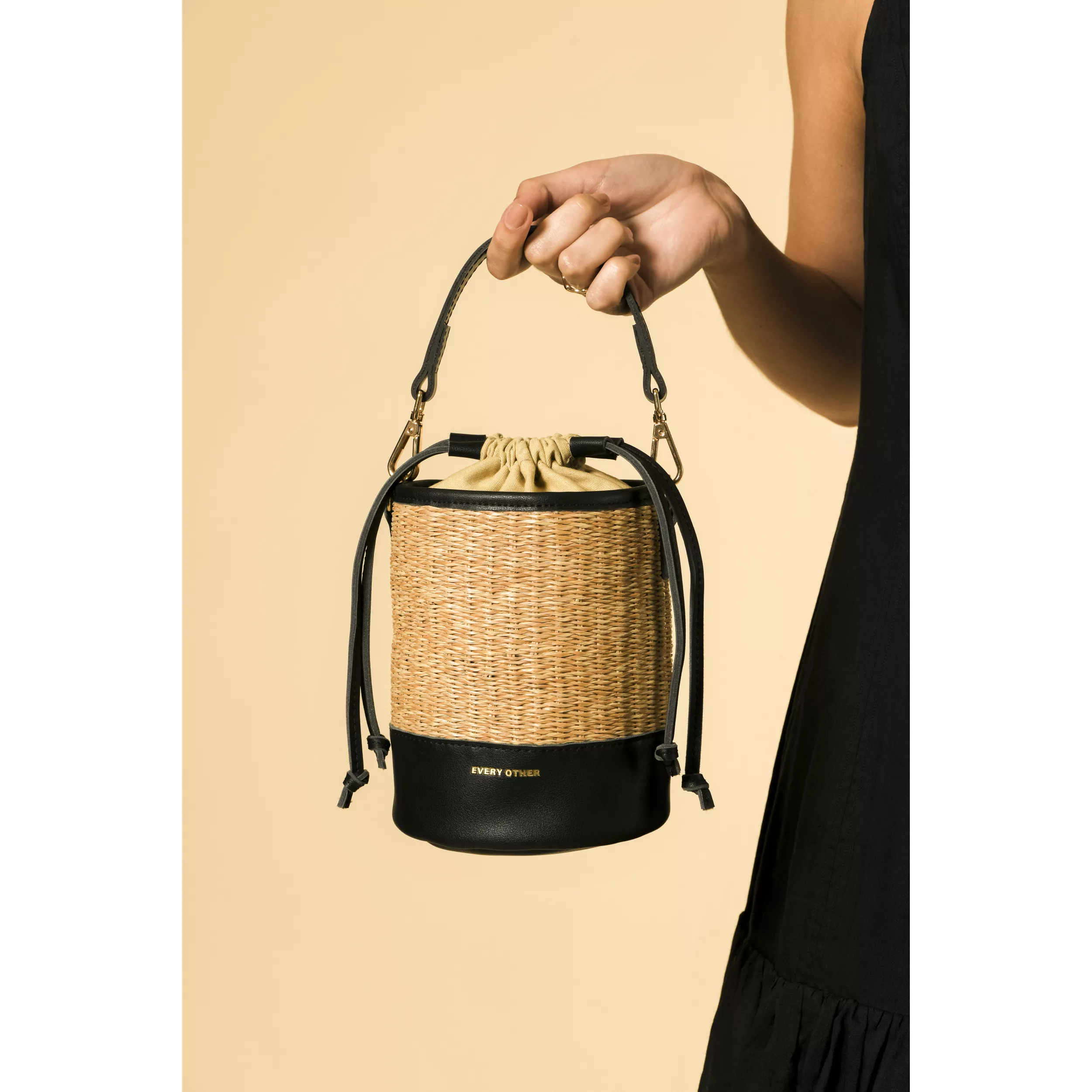 model-(12050-black-front)-3