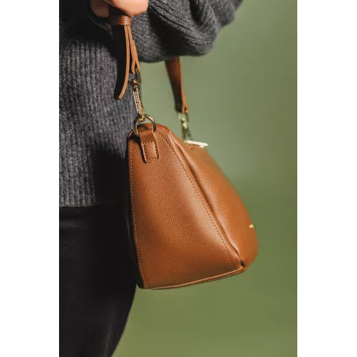 12092-brown-front Model