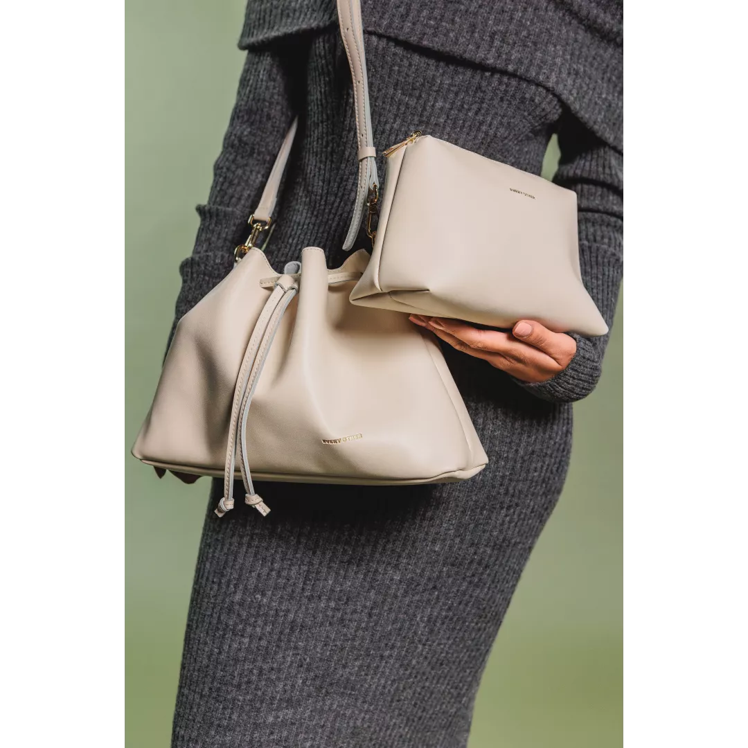 model-(12102-offwhite-front)-3