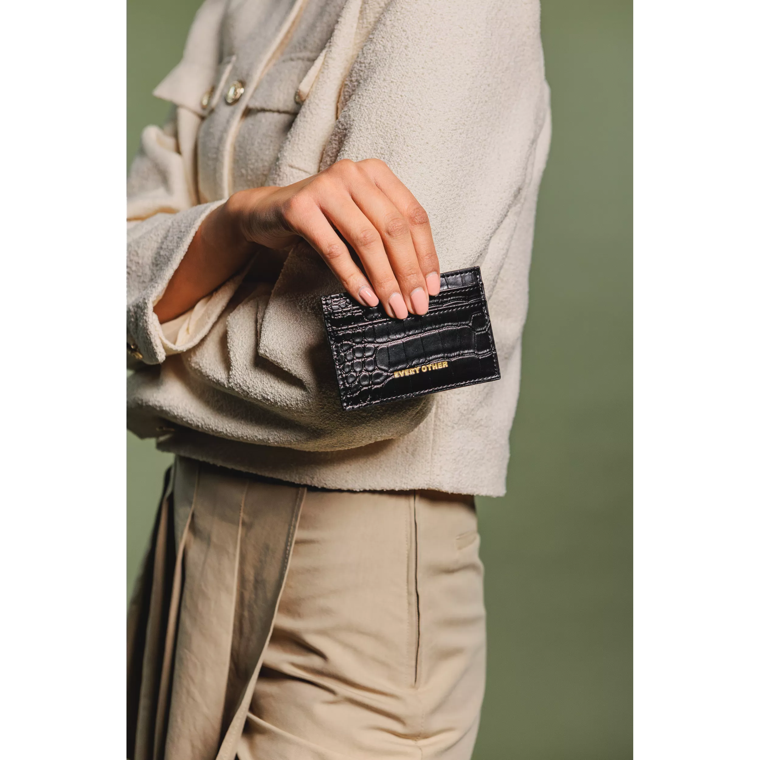 model-(12084-black-front)-1