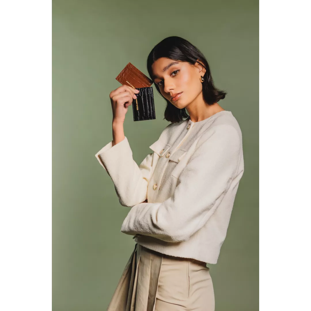 model-(12084-brown-front)-(12084-black-front)-1