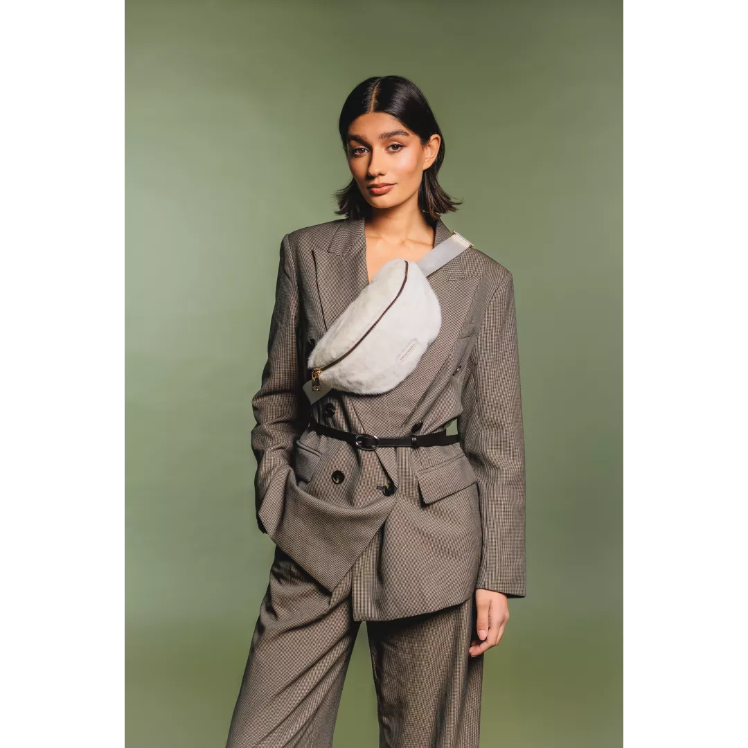 model-(12081-offwhite-front)-2