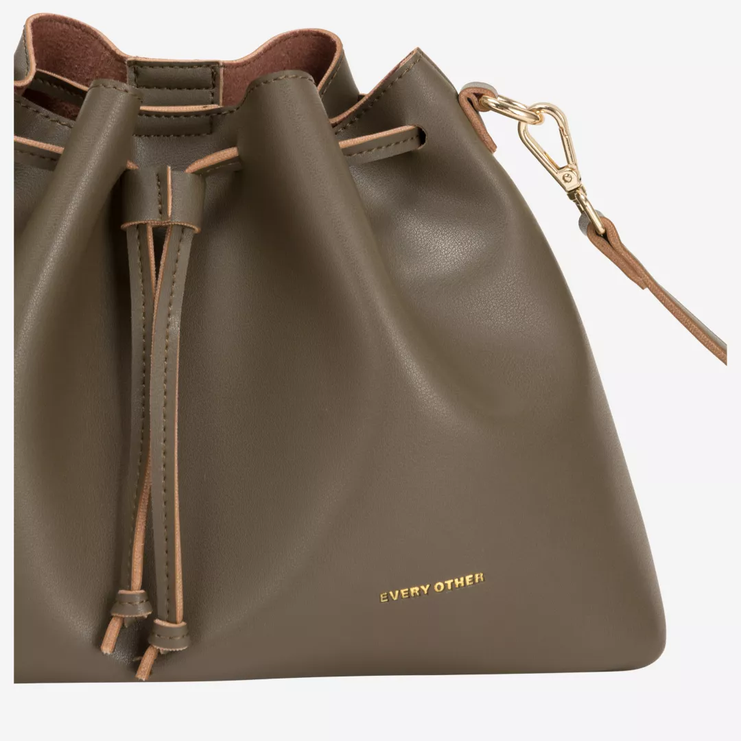 12102-darktaupe-detail