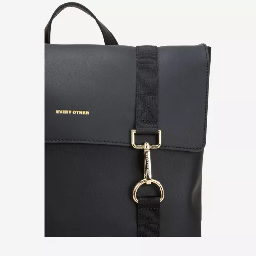 12086-softgreen-front Model