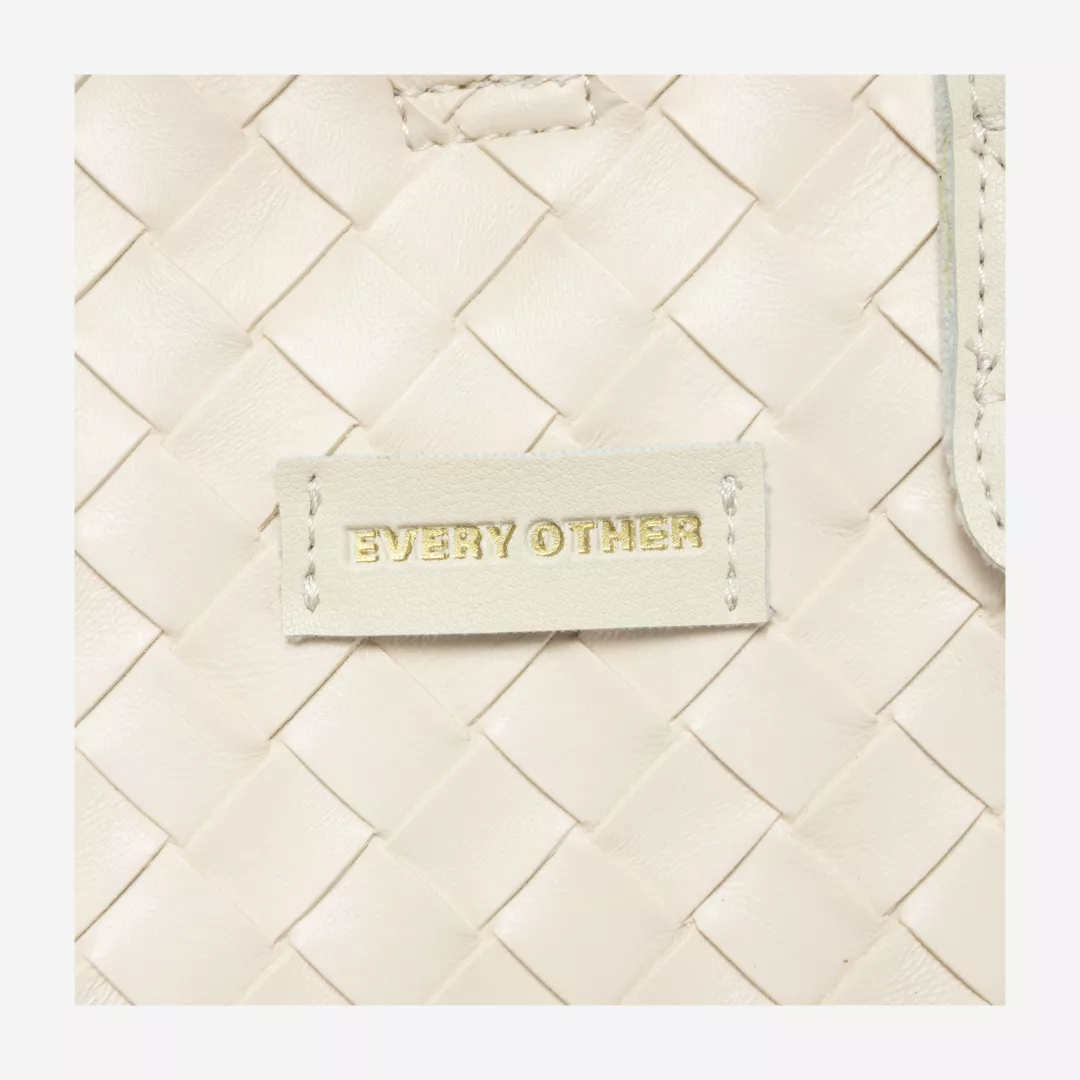 12106-offwhite-detail