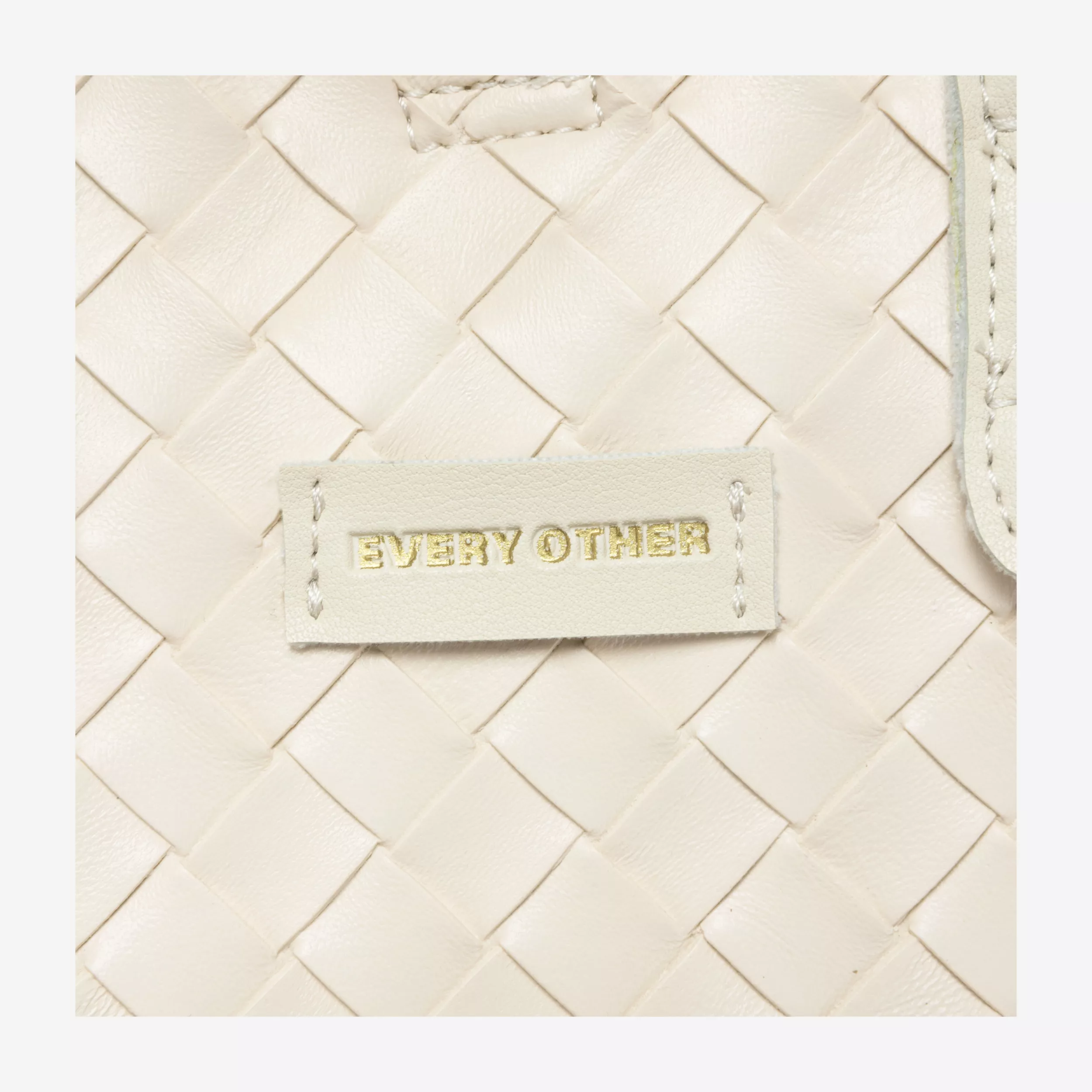 12106-offwhite-detail