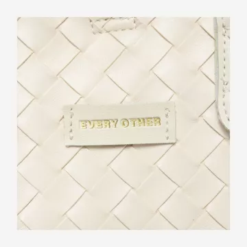 12106-offwhite-detail