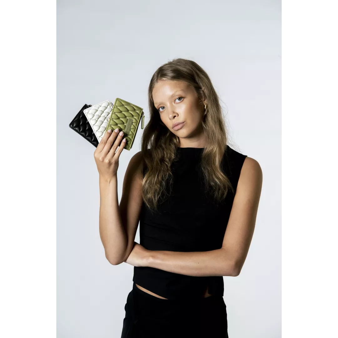 model-(12134-black-front)-(12134-olive-front)-(12134-white-front)