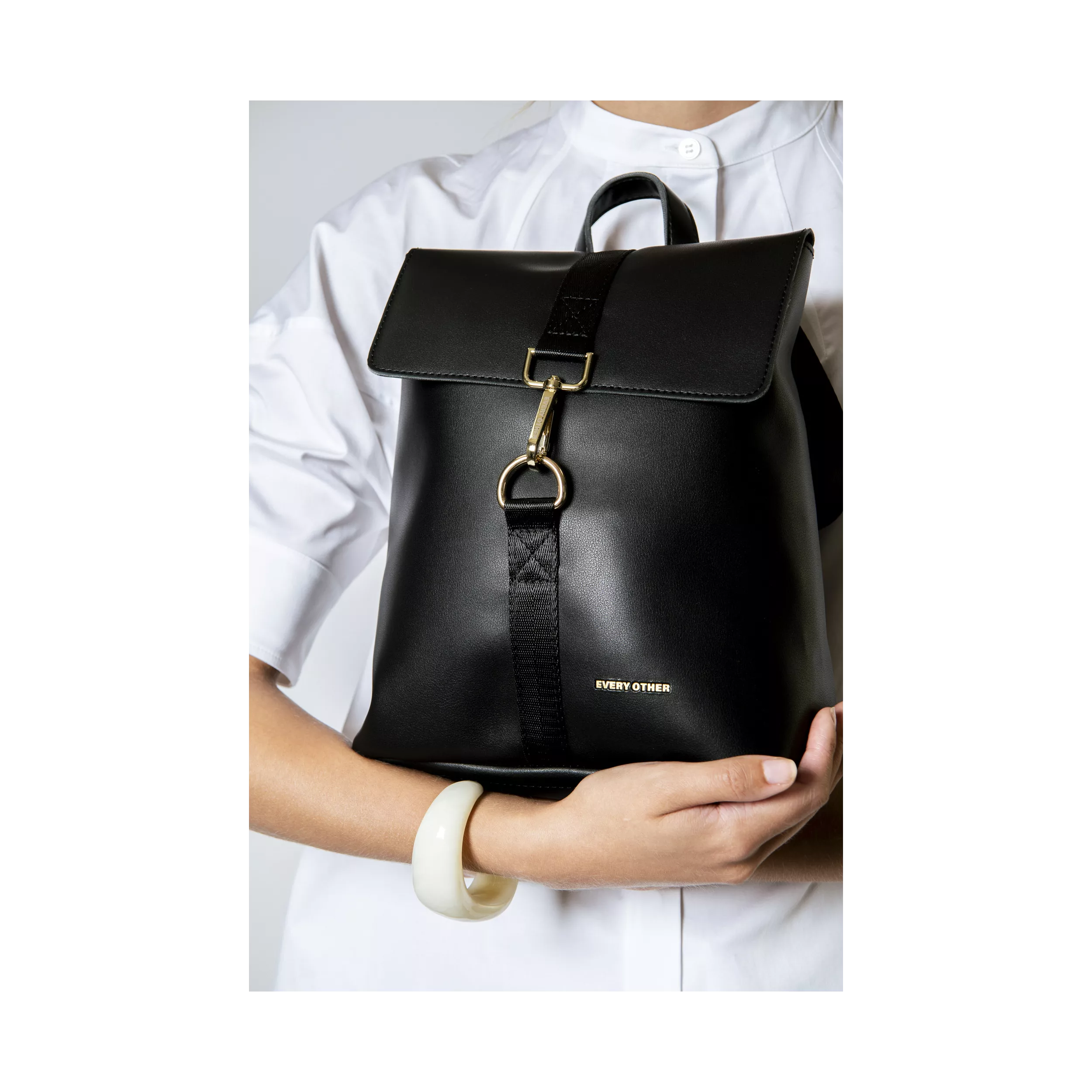 model-(12113-black-front)