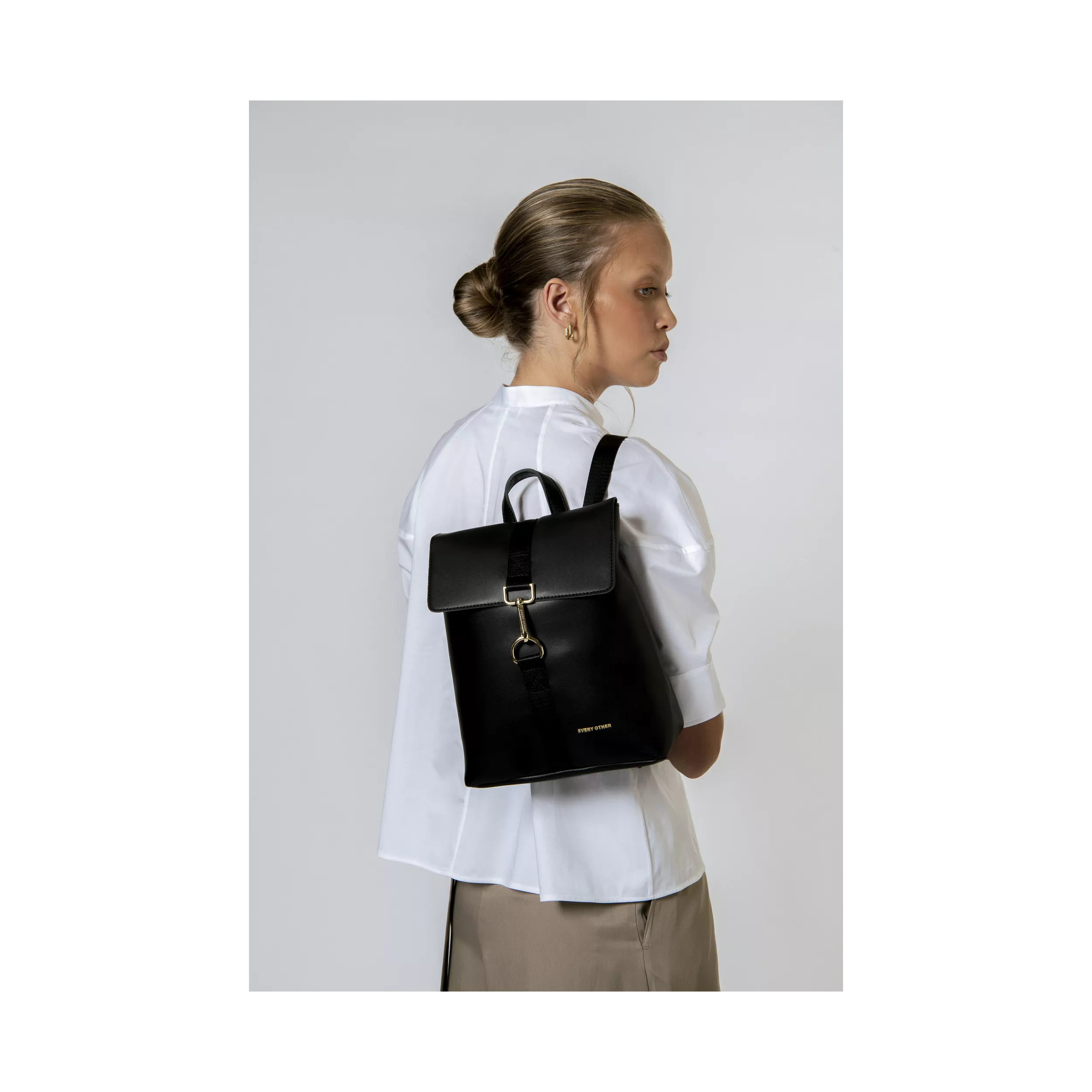 model-(12113-black-front)-1