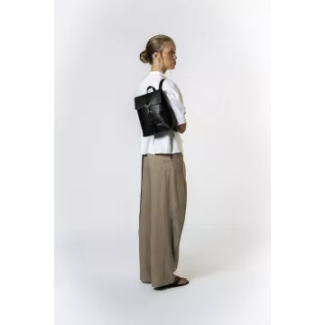 model-(12113-black-front)-2