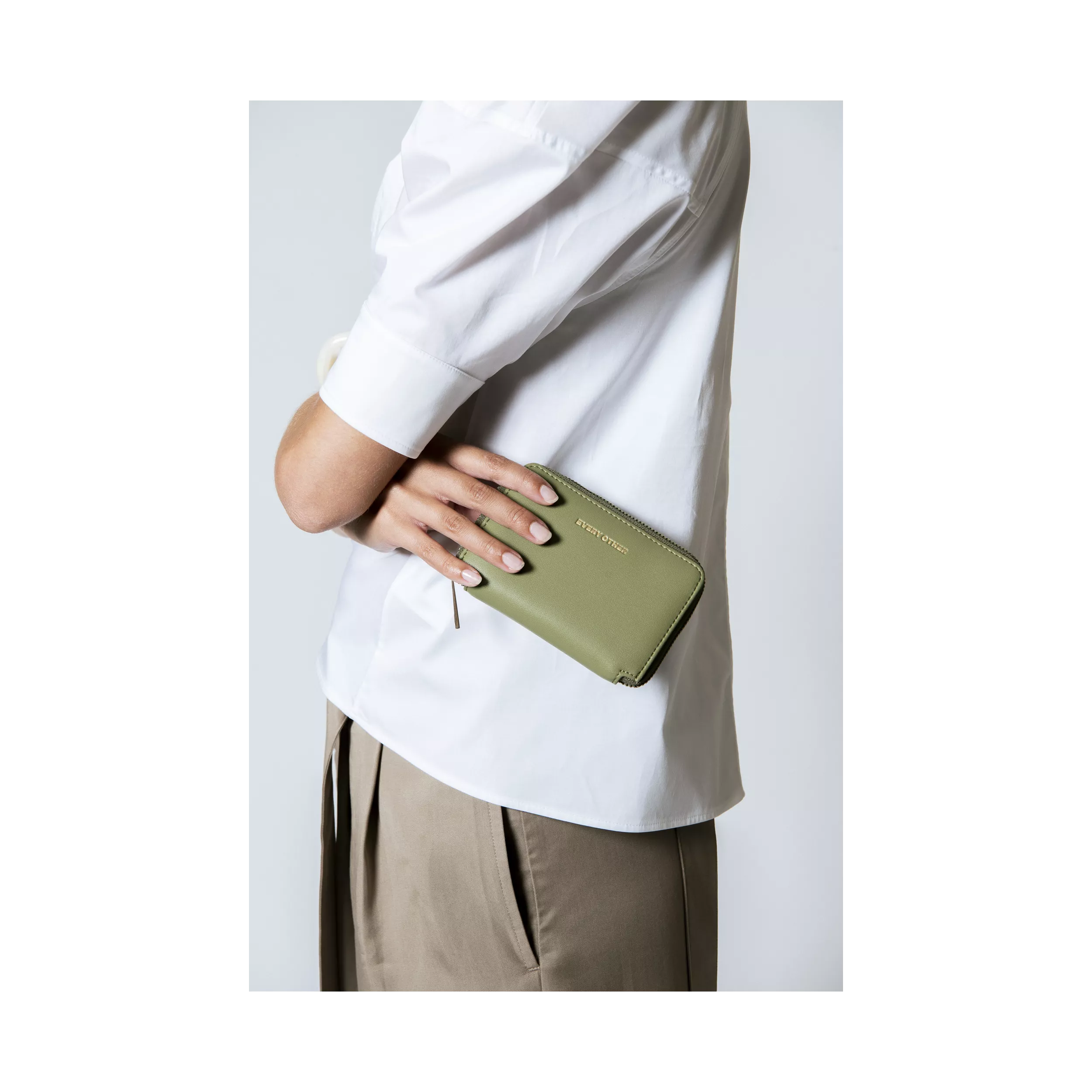 model-(12140-olive-front)