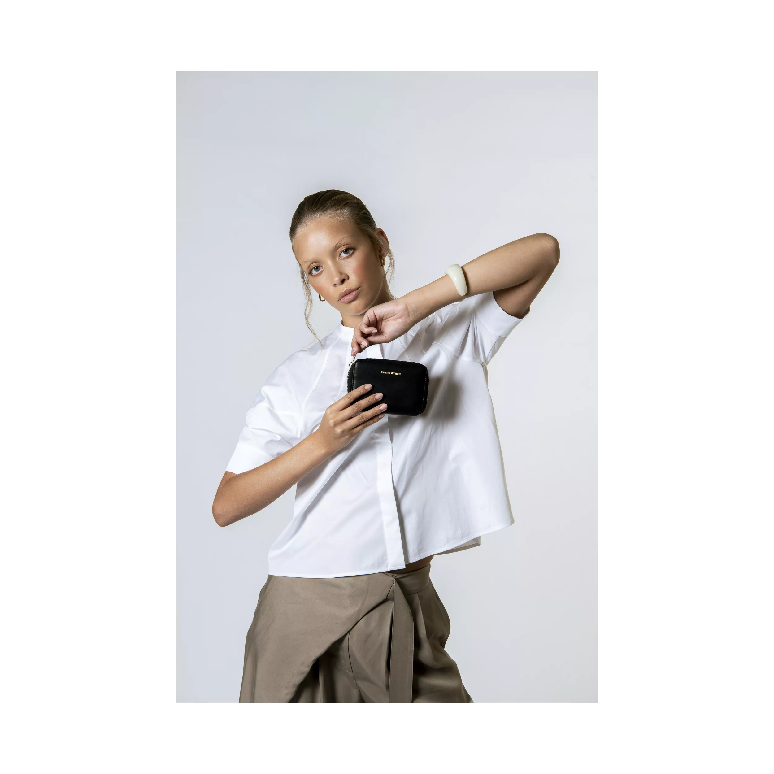 model-(12140-black-front)