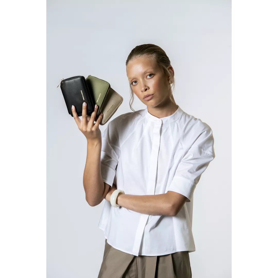 model-(12140-black-front)-(12140-olive-front)-(12140-gold-front)