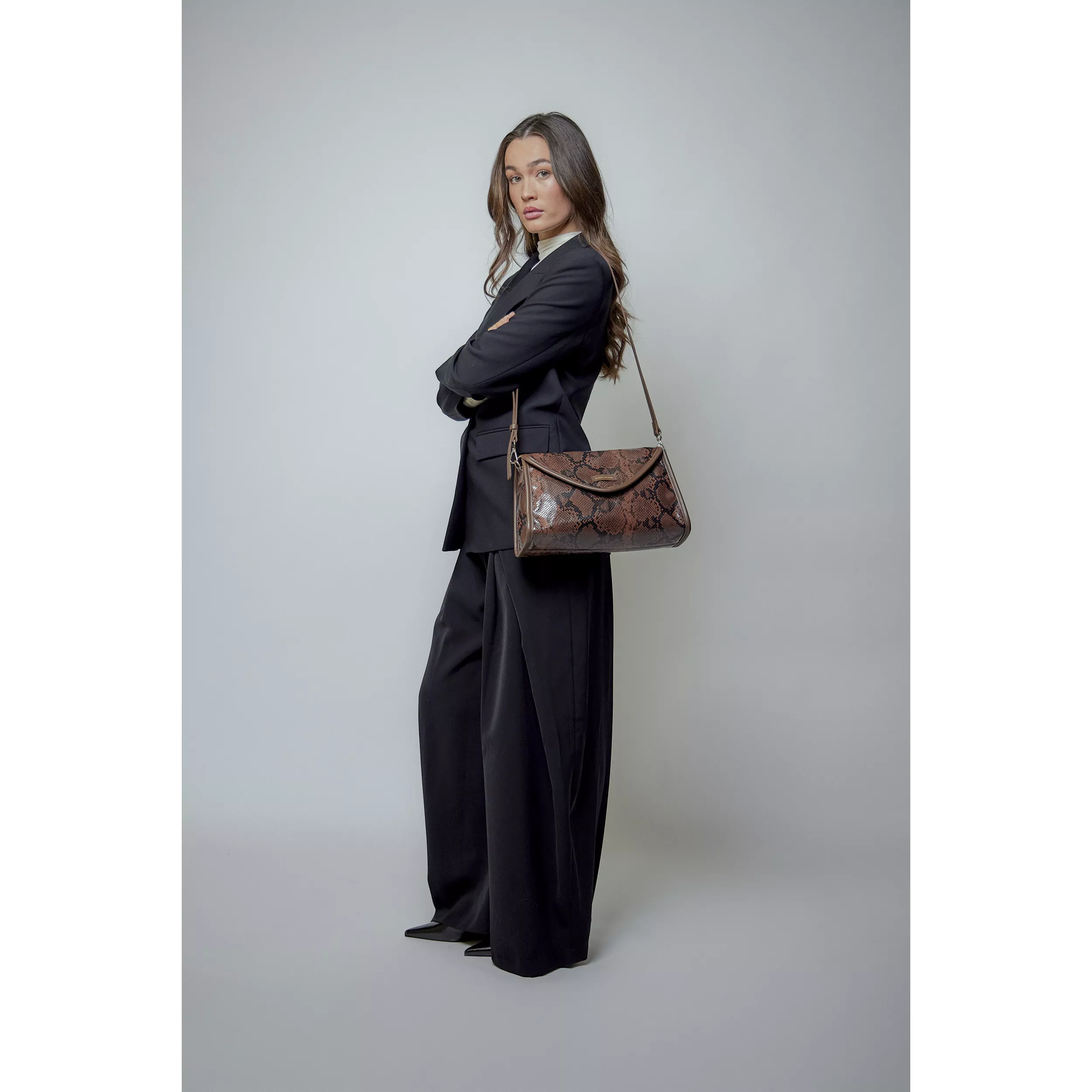 model-(12207-brown-with_strap)