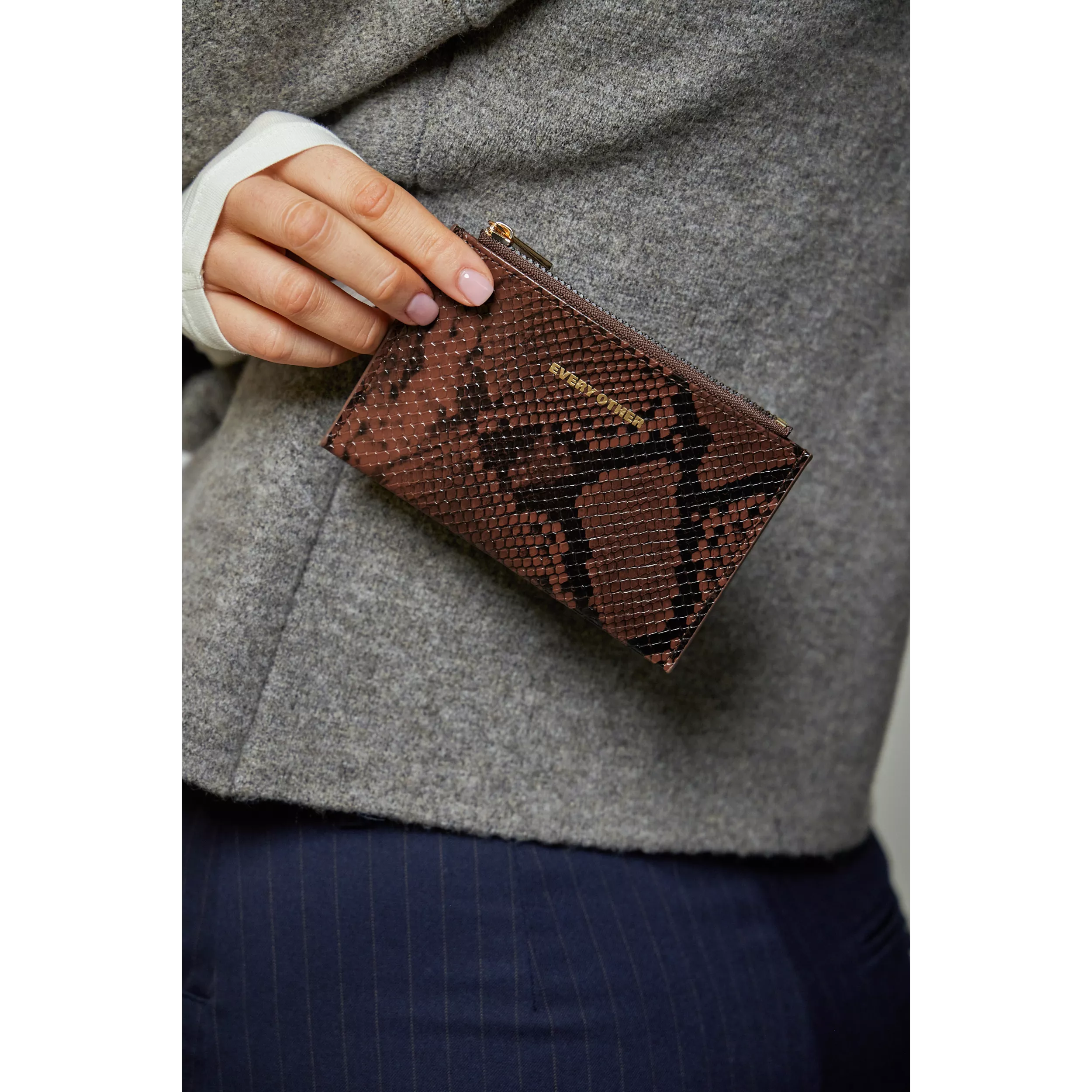 model-(12206-brown-front)