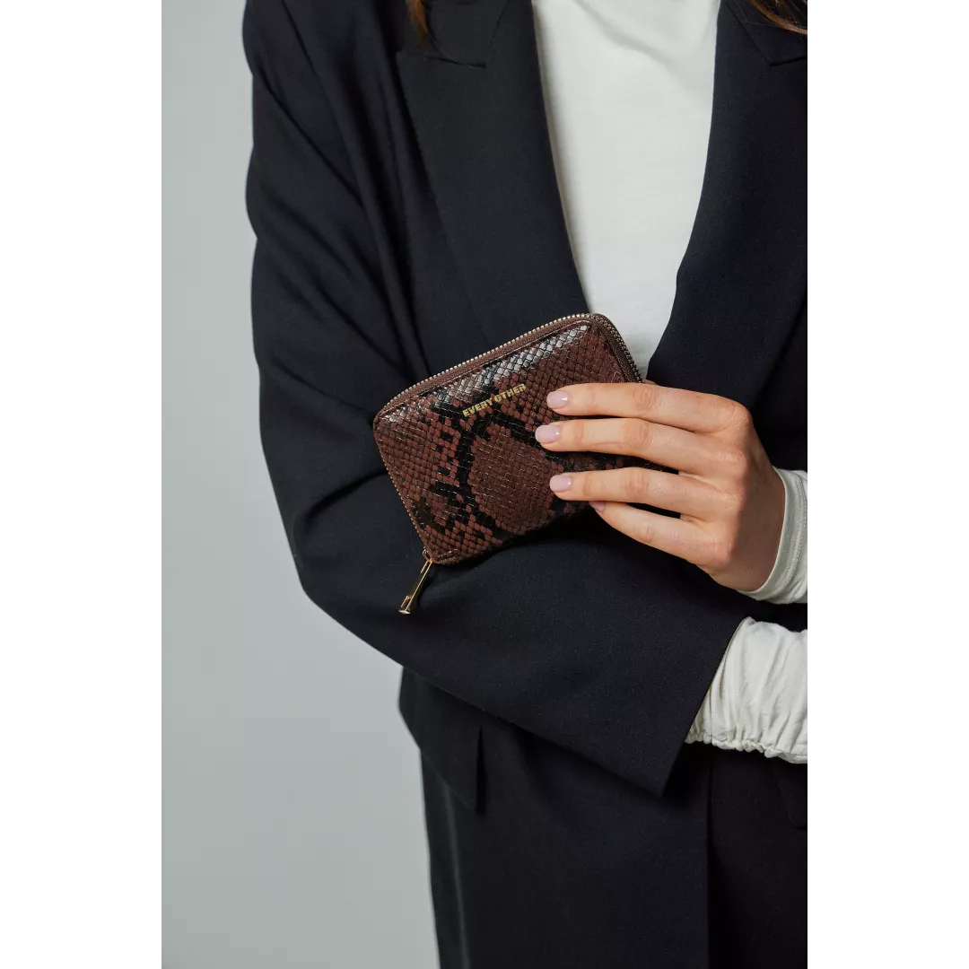 model-(12205-brown-front)