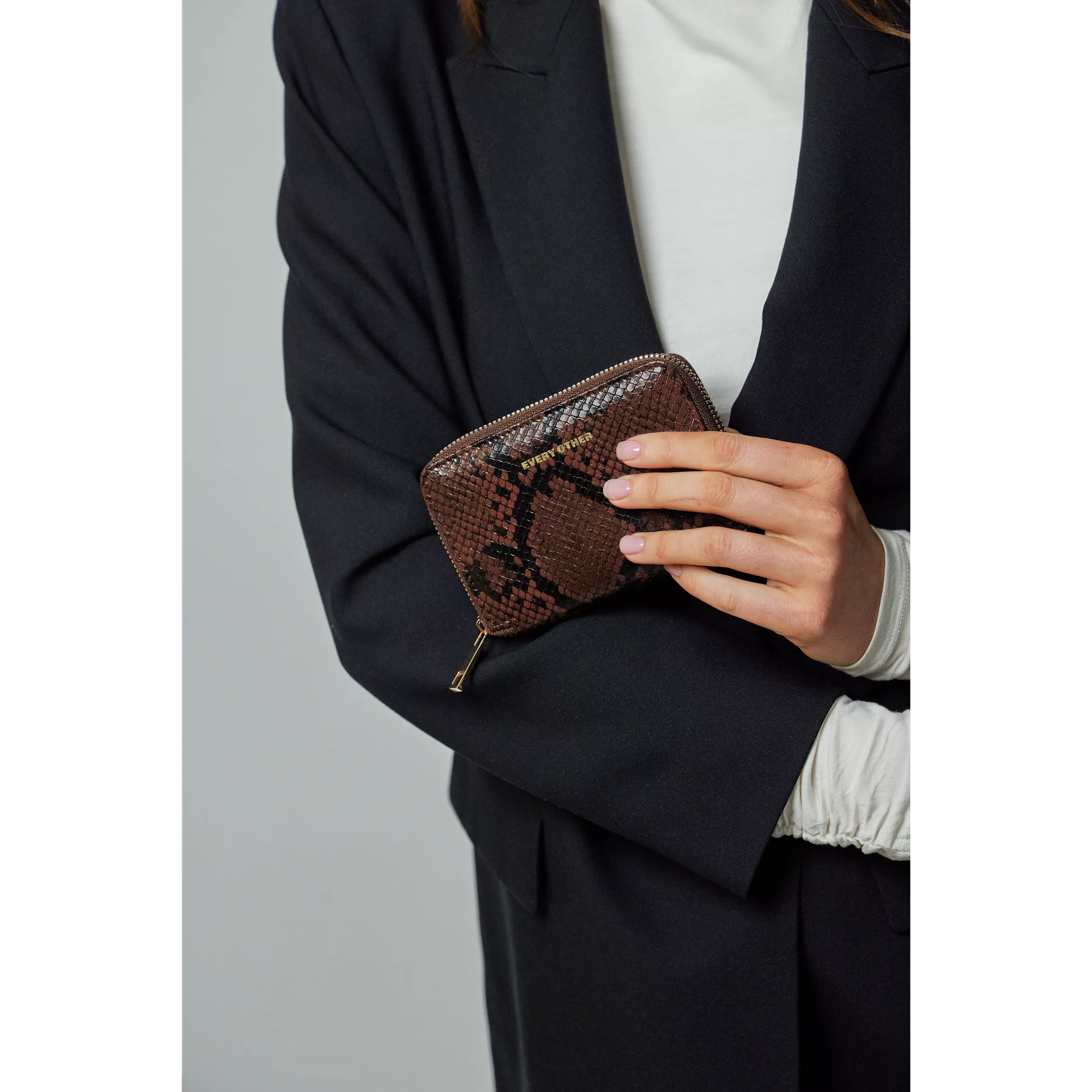 model-(12205-brown-front)
