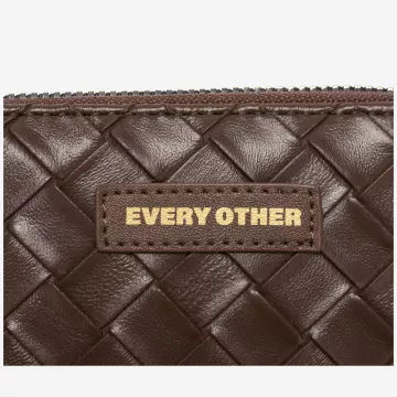 12202-brown-detail