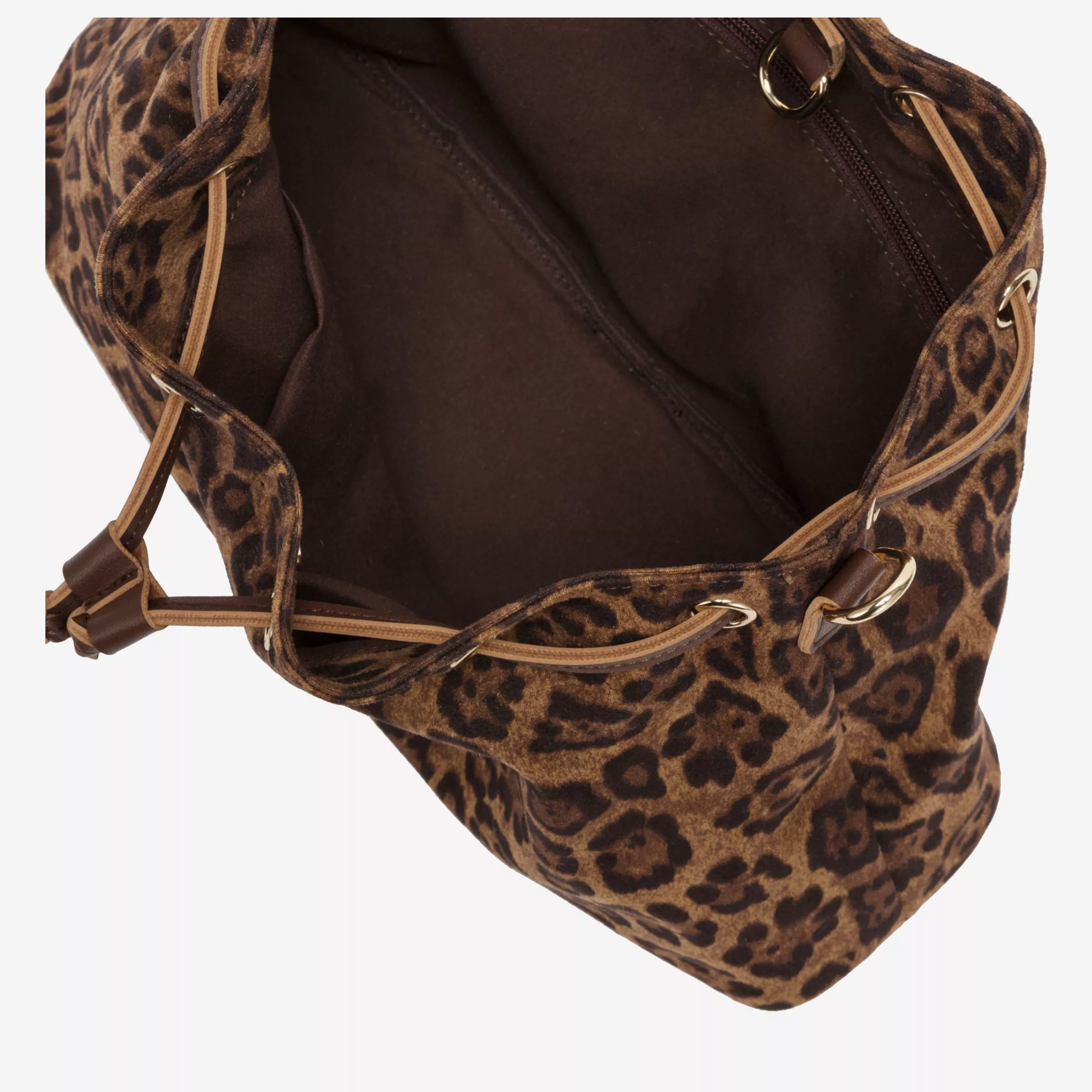 12195-leopard-inside