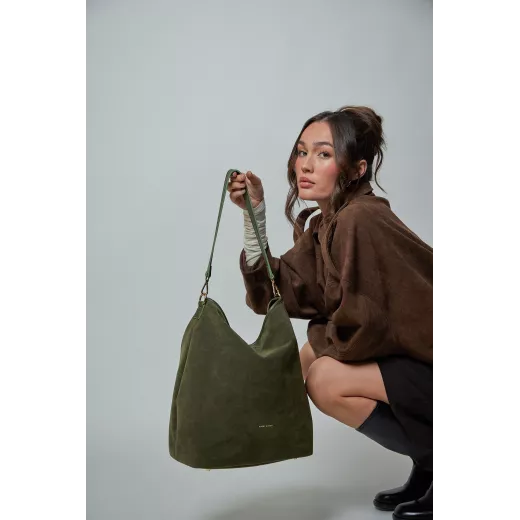 12194-khaki-front Model