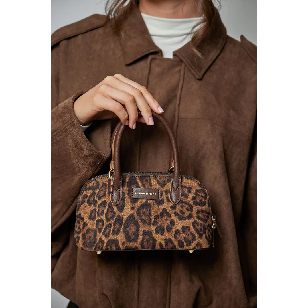 model-(12192-leopard-front)