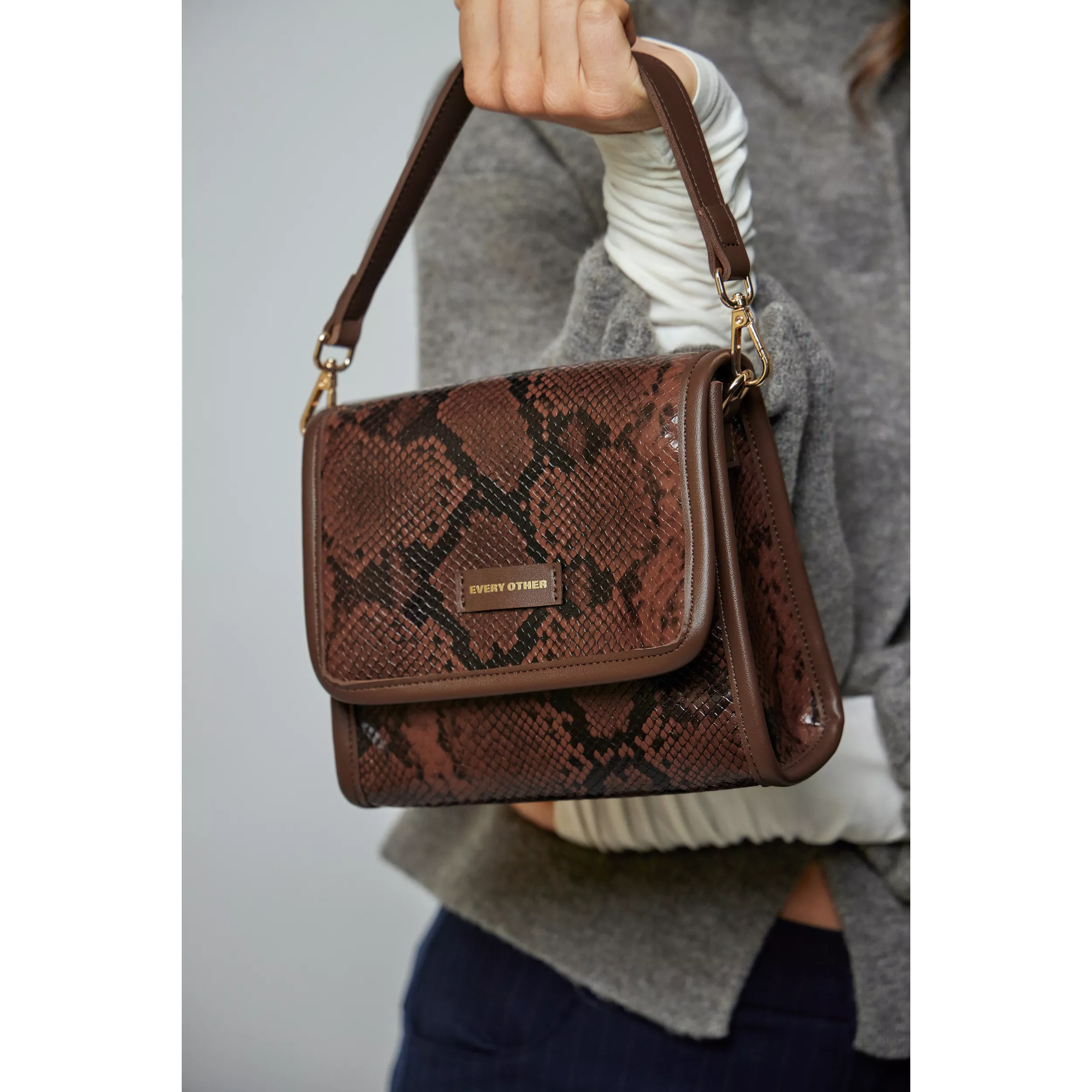 model-(12190-brown-front)-1