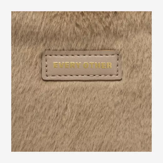 12186-taupe-front Model
