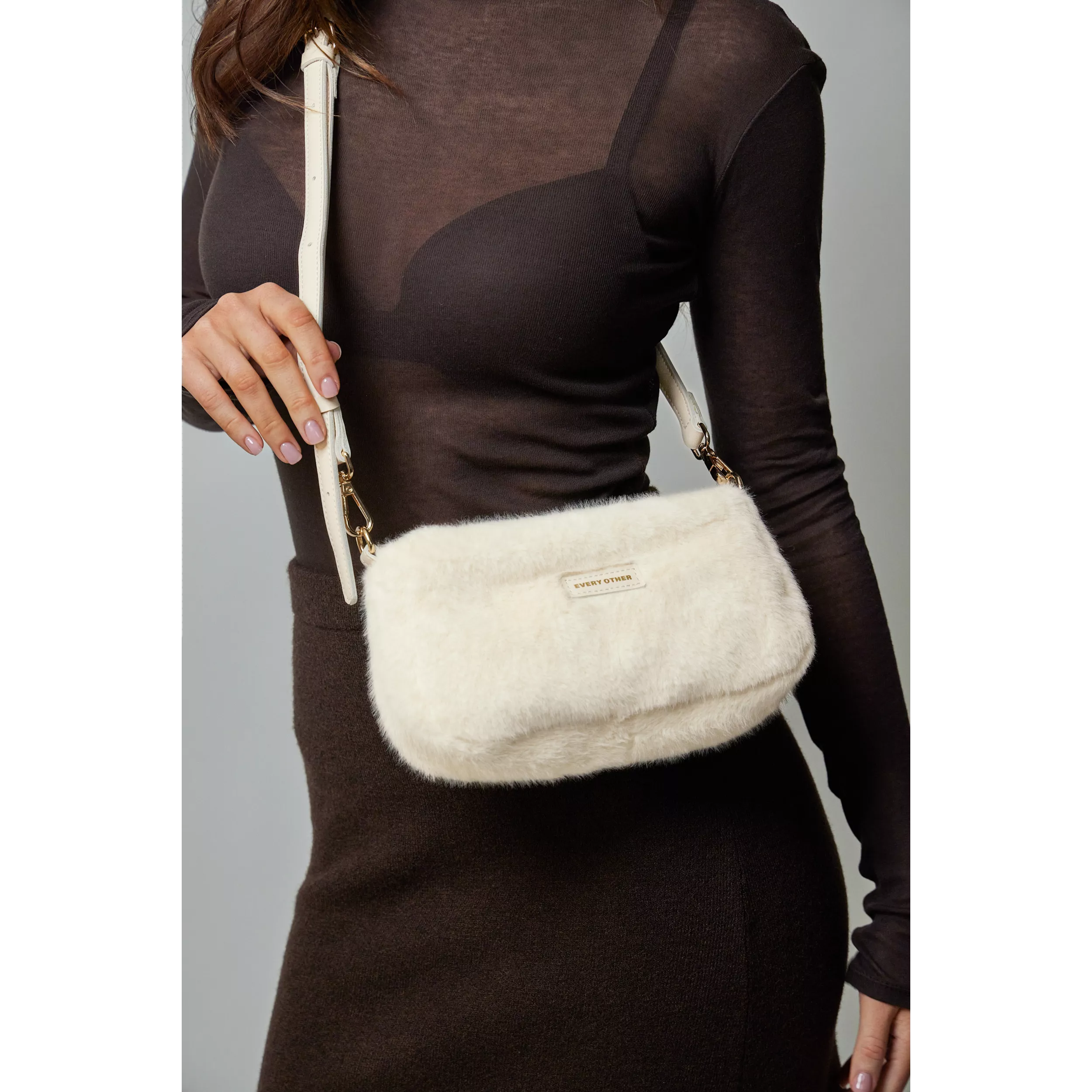 model-(12186-offwhite-with_strap)