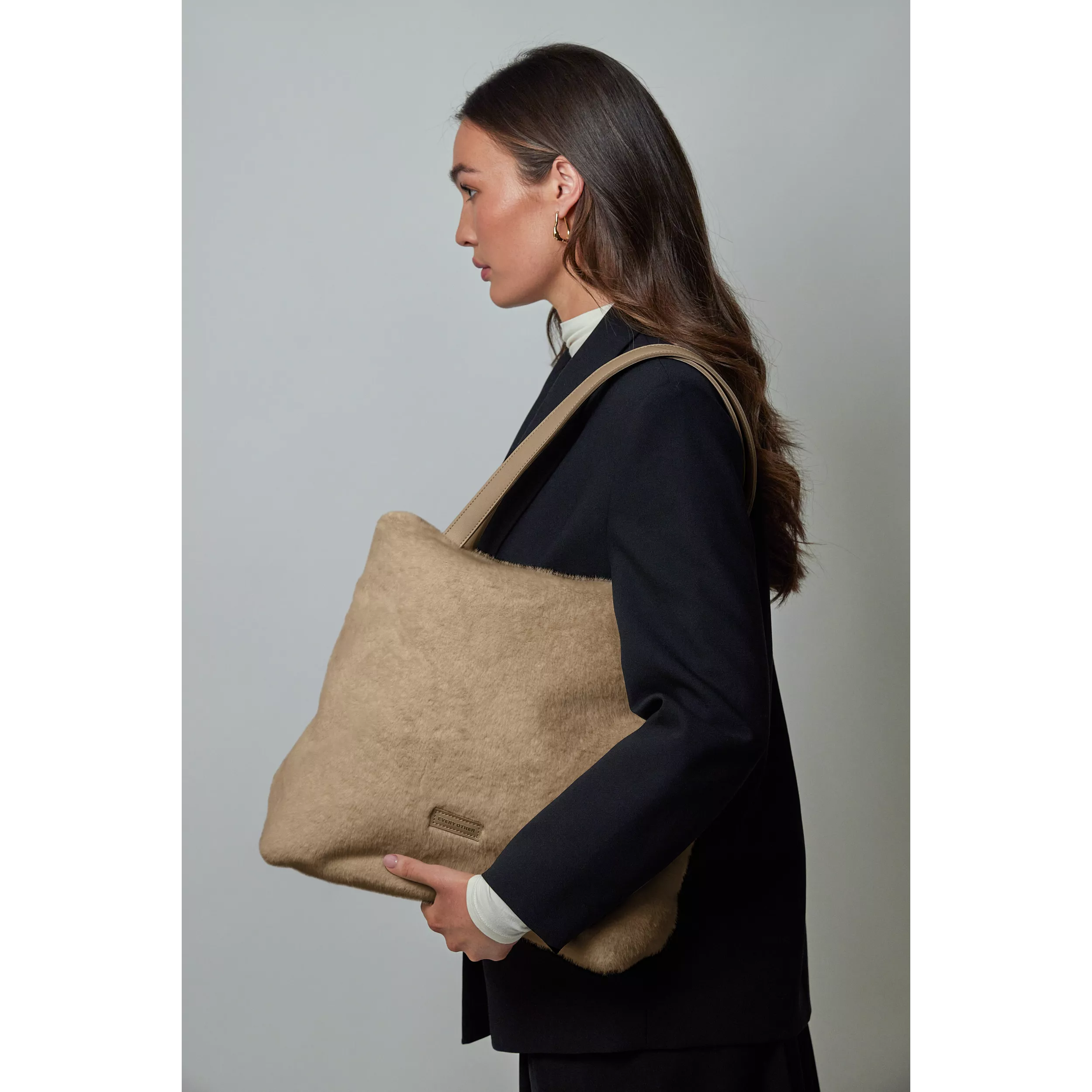 model-(12185-taupe-front)