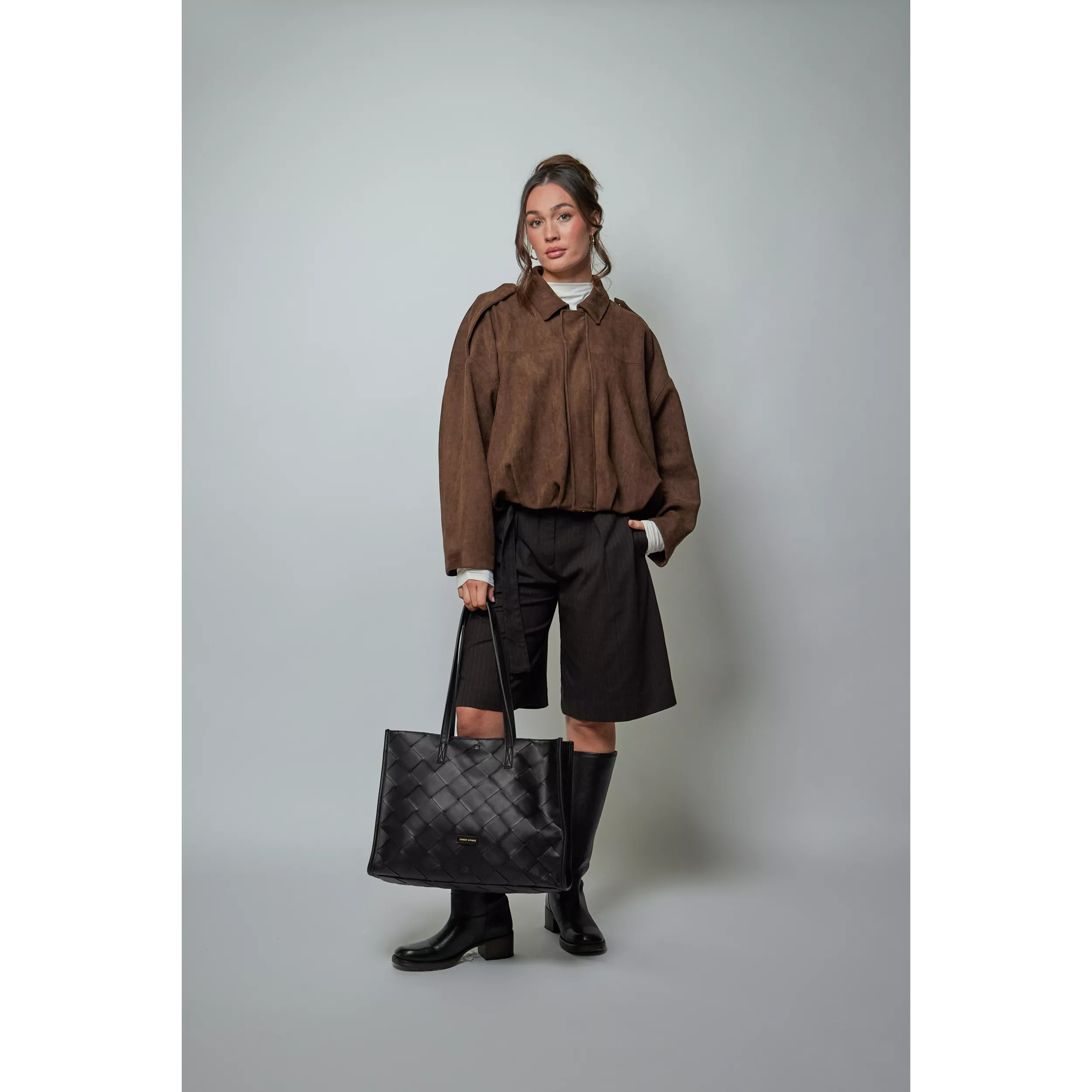 model-(12181-black-front)