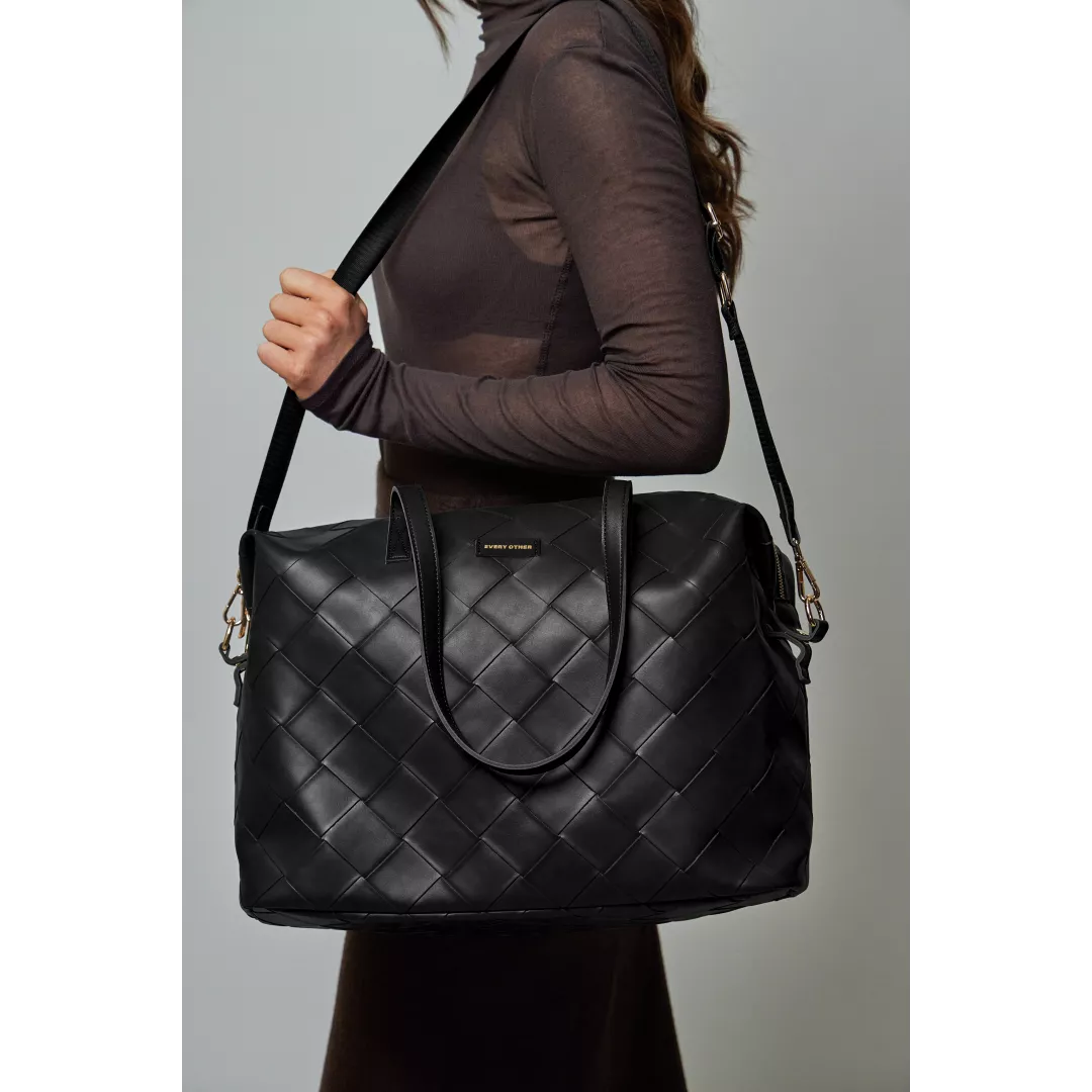 model-(12180-black-with_strap)