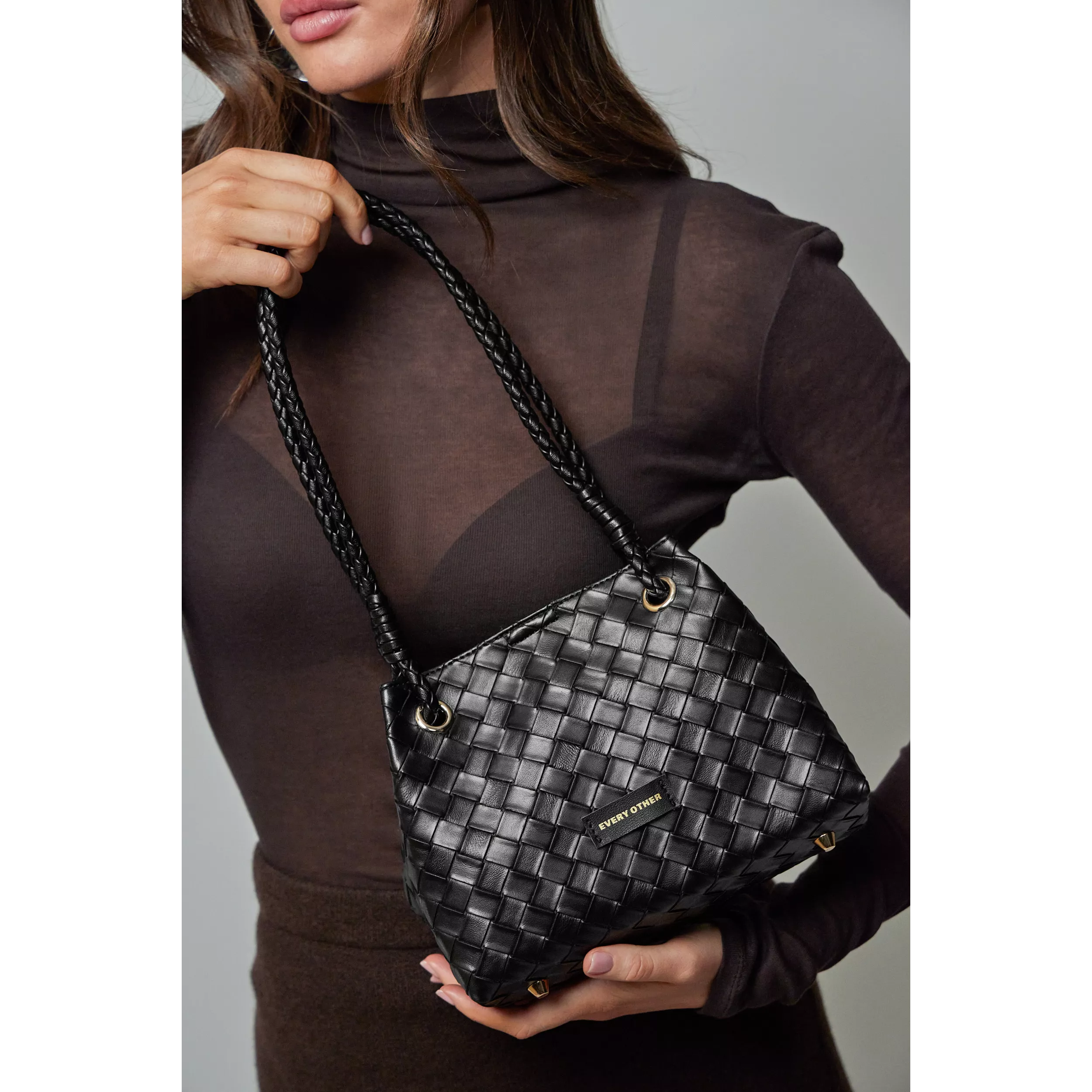 model-(12178-black-front)-2