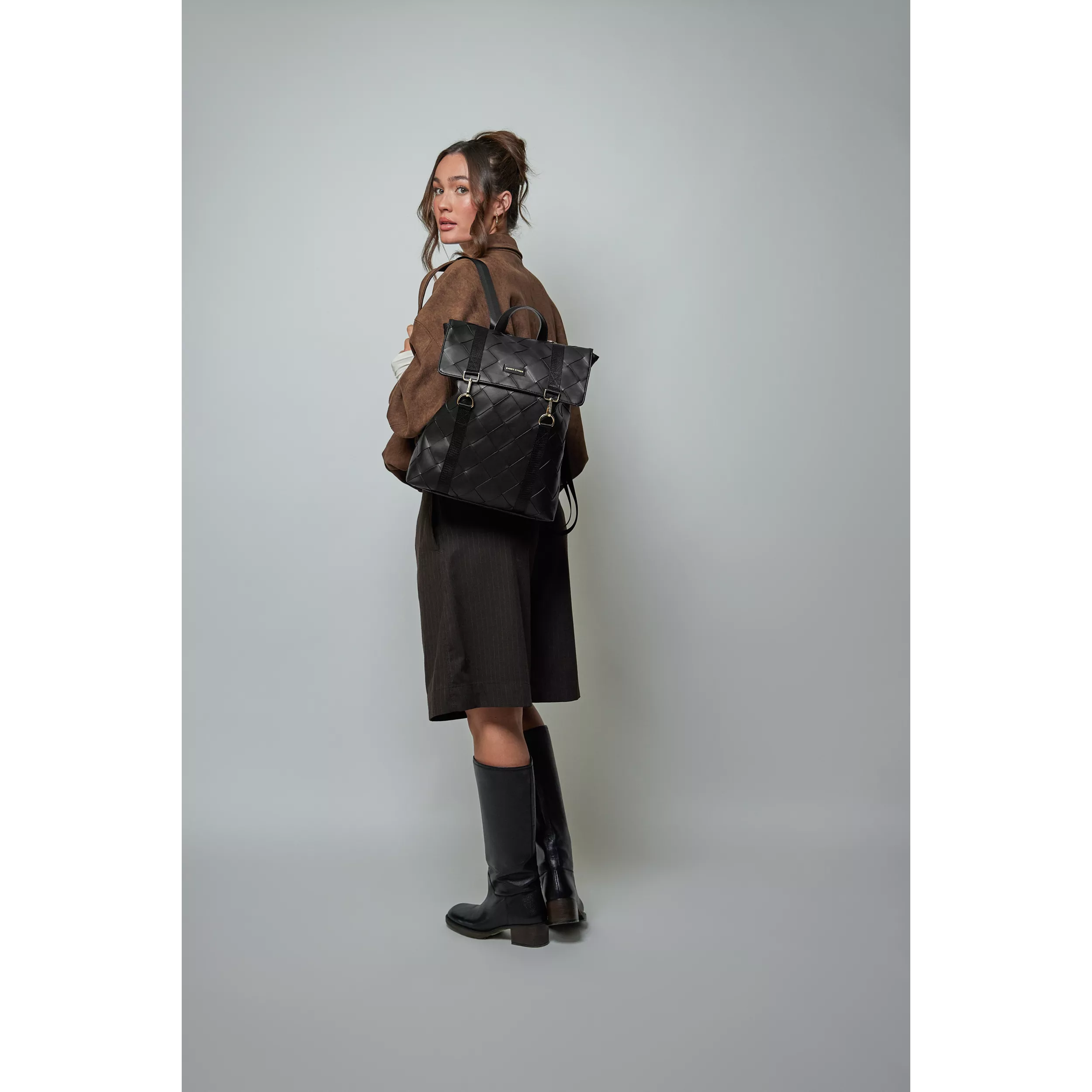 model-(12179-black-front)
