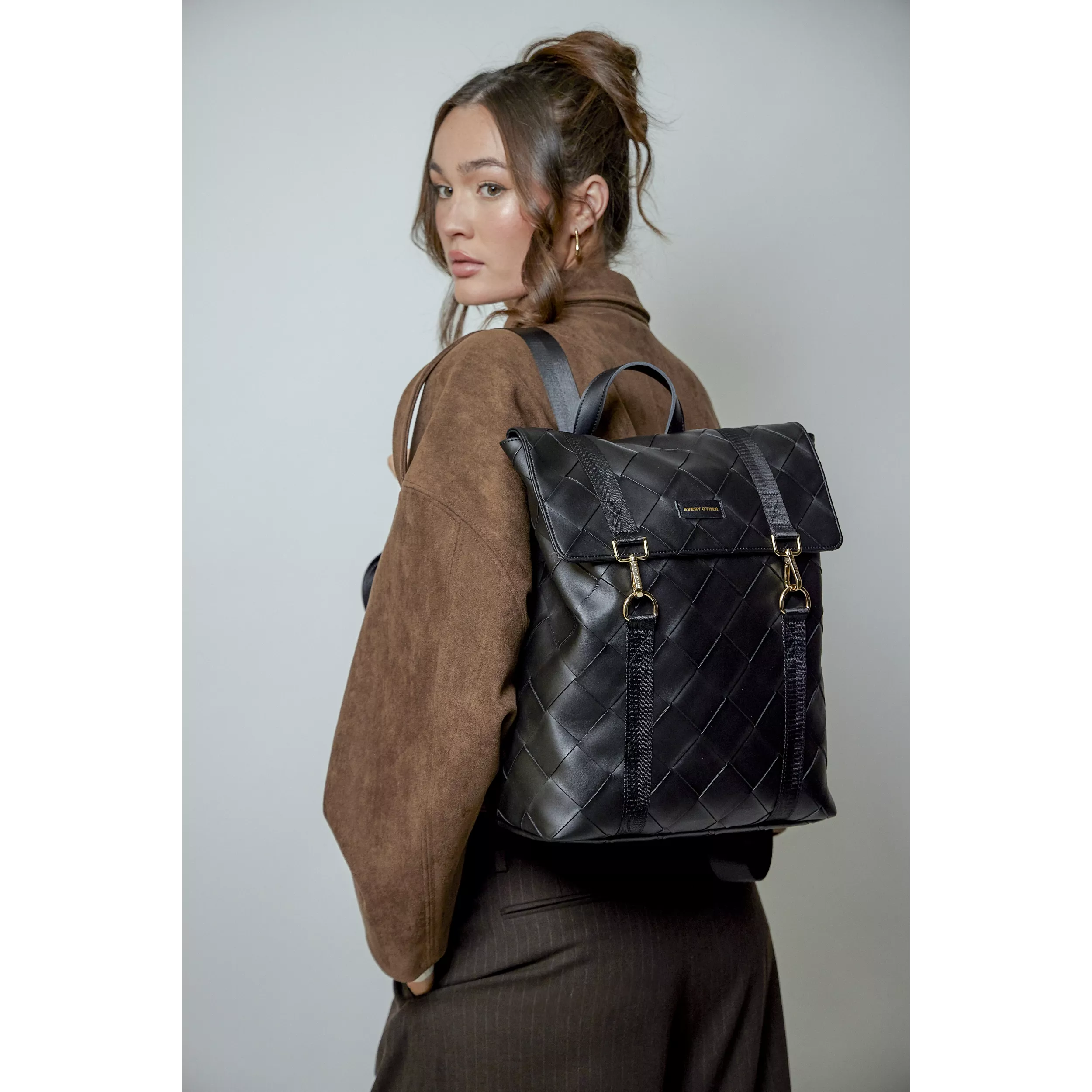 model-(12179-black-front)-1