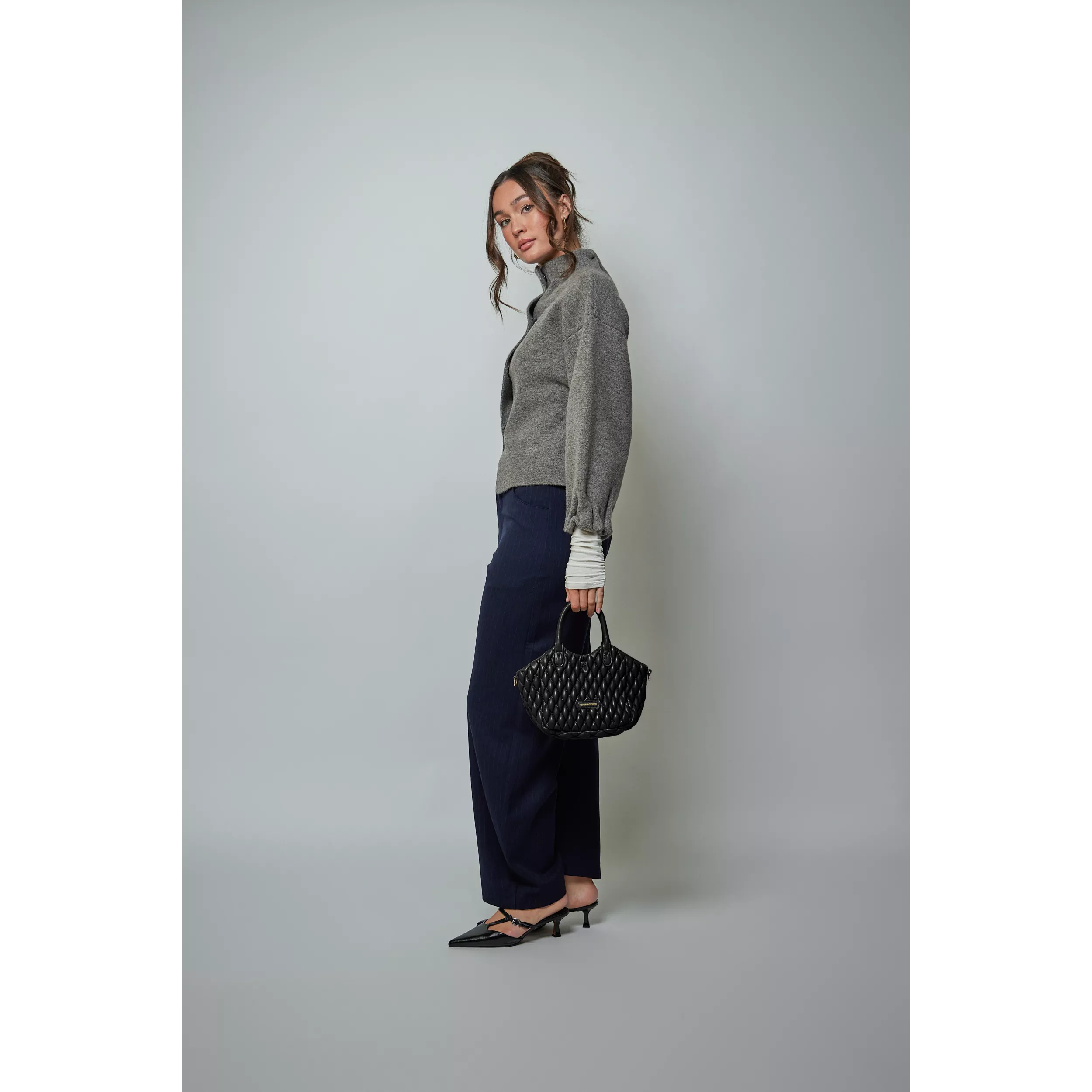 model-(12168-black-front)