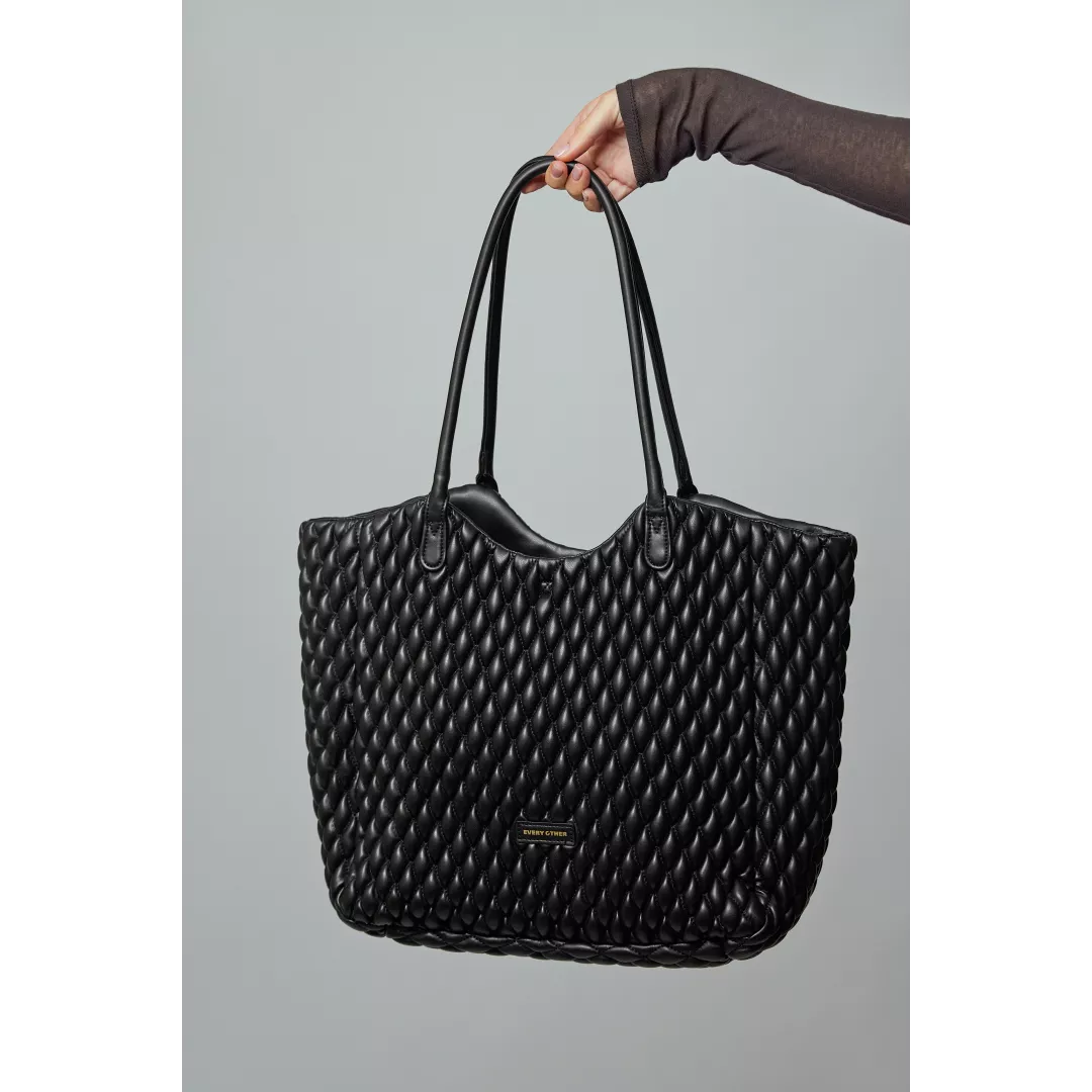 model-(12167-black-front)-1