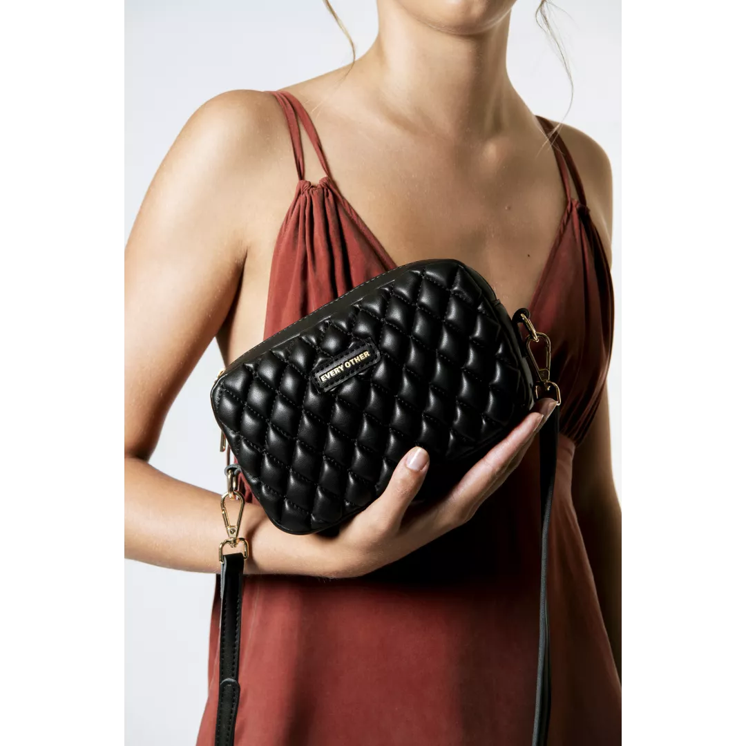 model-(12162-black-front)