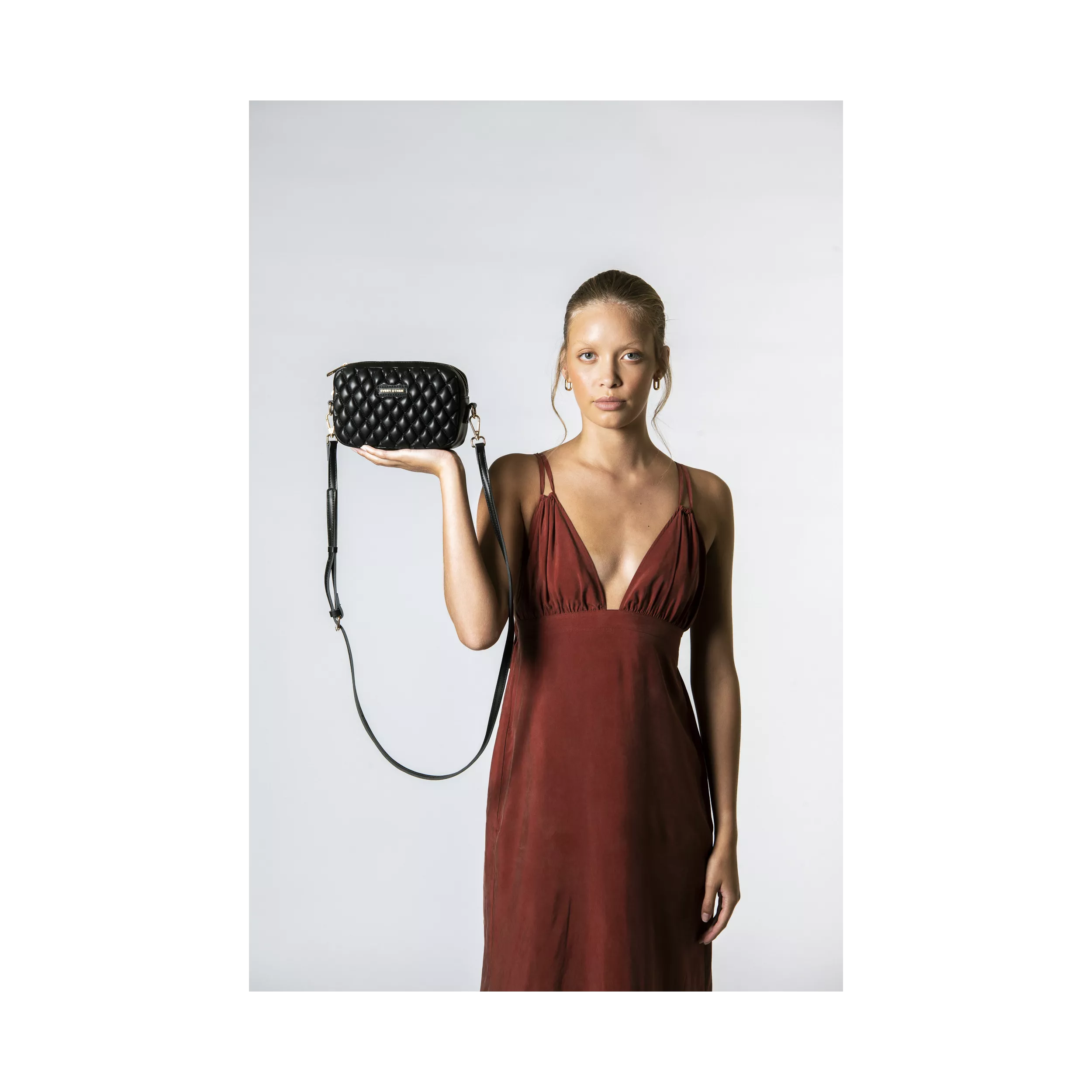 model-(12162-black-front)-1