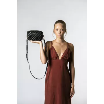 model-(12162-black-front)-1