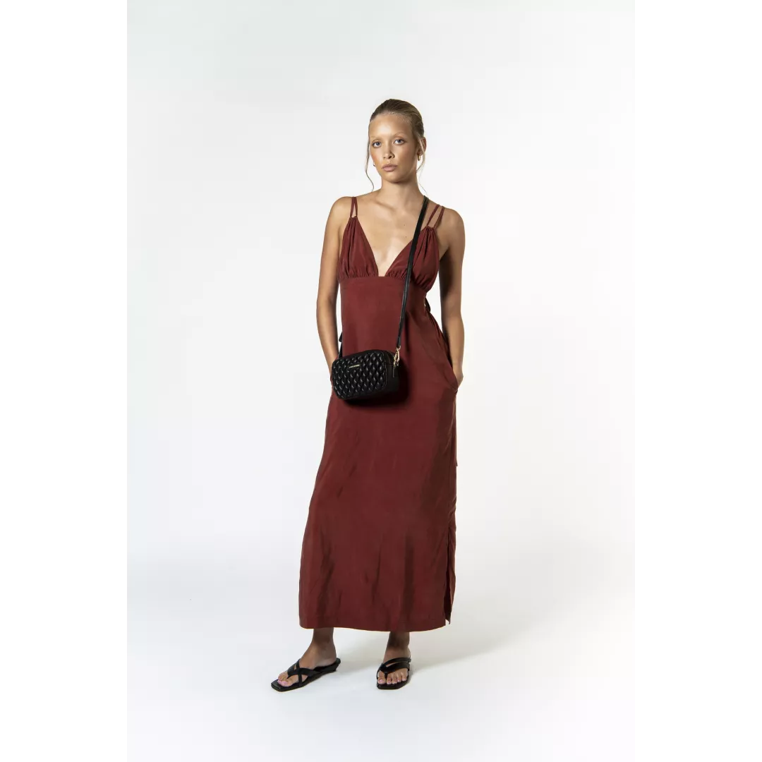 model-(12162-black-front)-2